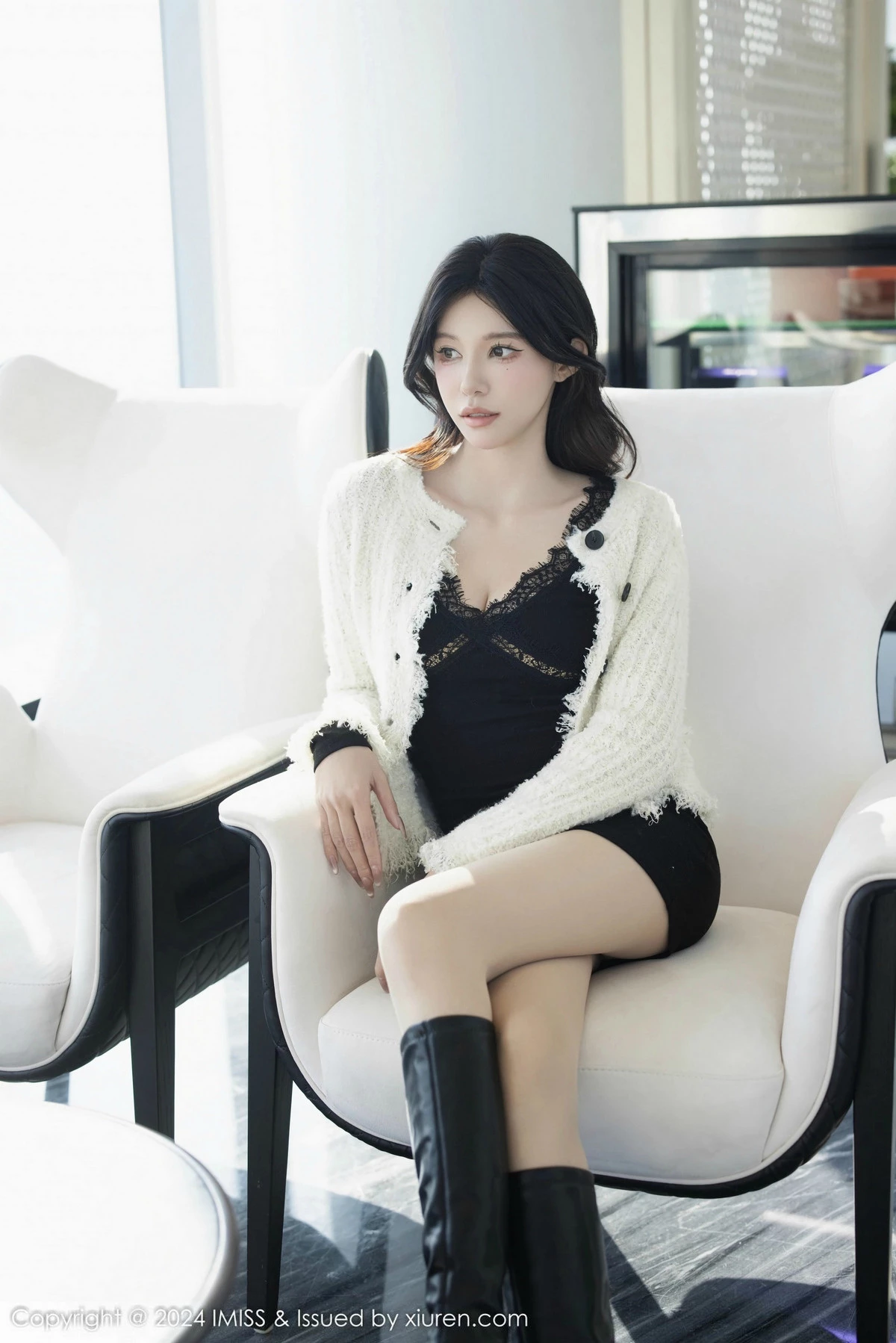 [IMISS爱蜜社] 2024.12.25 VOL.780 泥鳅鳅 丰腴美臀 [51P] NO.1