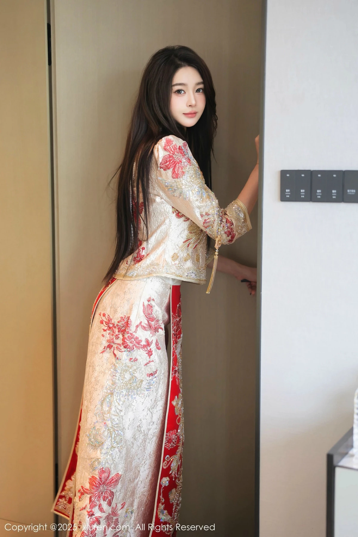 [XiuRen秀人网] 2025.01.26 No.9833 Candy糖糖 妩媚美腿 [88P] NO.3