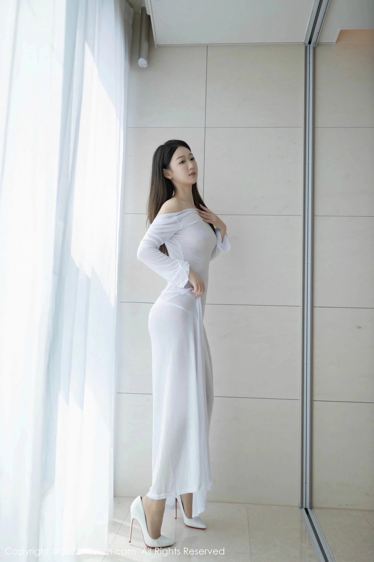 [XiuRen秀人网] 2025.02.05 No.9840 唐安琪 长裙美腿 [84P] NO.4