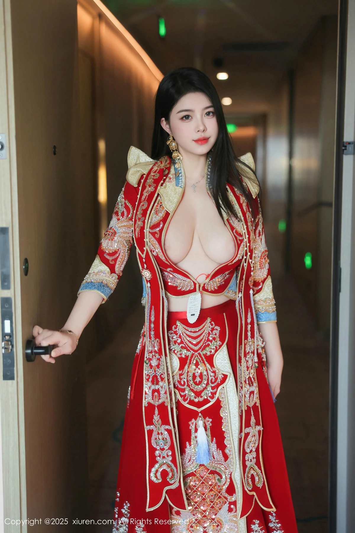 [XiuRen秀人网] 2025.02.11 No.9869 林若凡F 黑丝美臀 [74P] NO.1