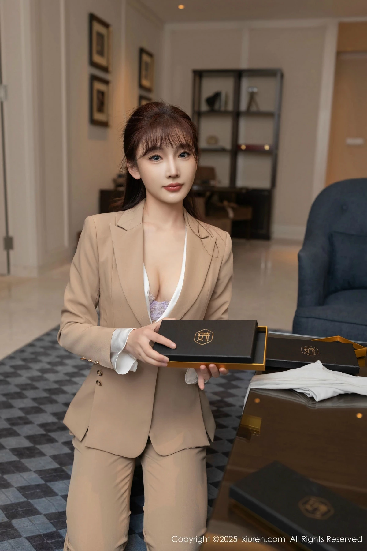 [XiuRen秀人网] 2025.02.13 No.9881 陆萱萱 丝袜美腿 [82P] NO.5