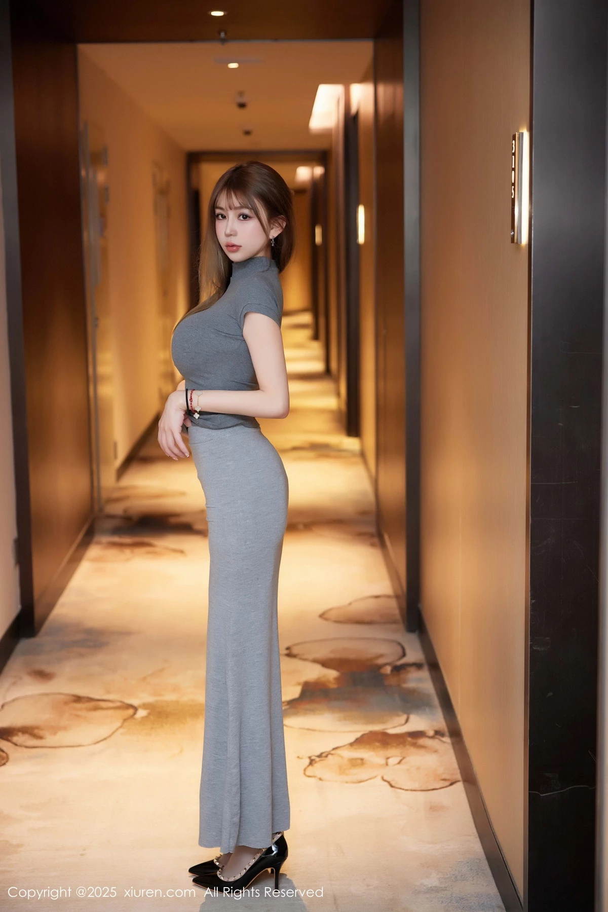 [XiuRen秀人网] 2025.02.25 No.9931 Zoe柚柚 灰丝美腿 [73P] NO.6