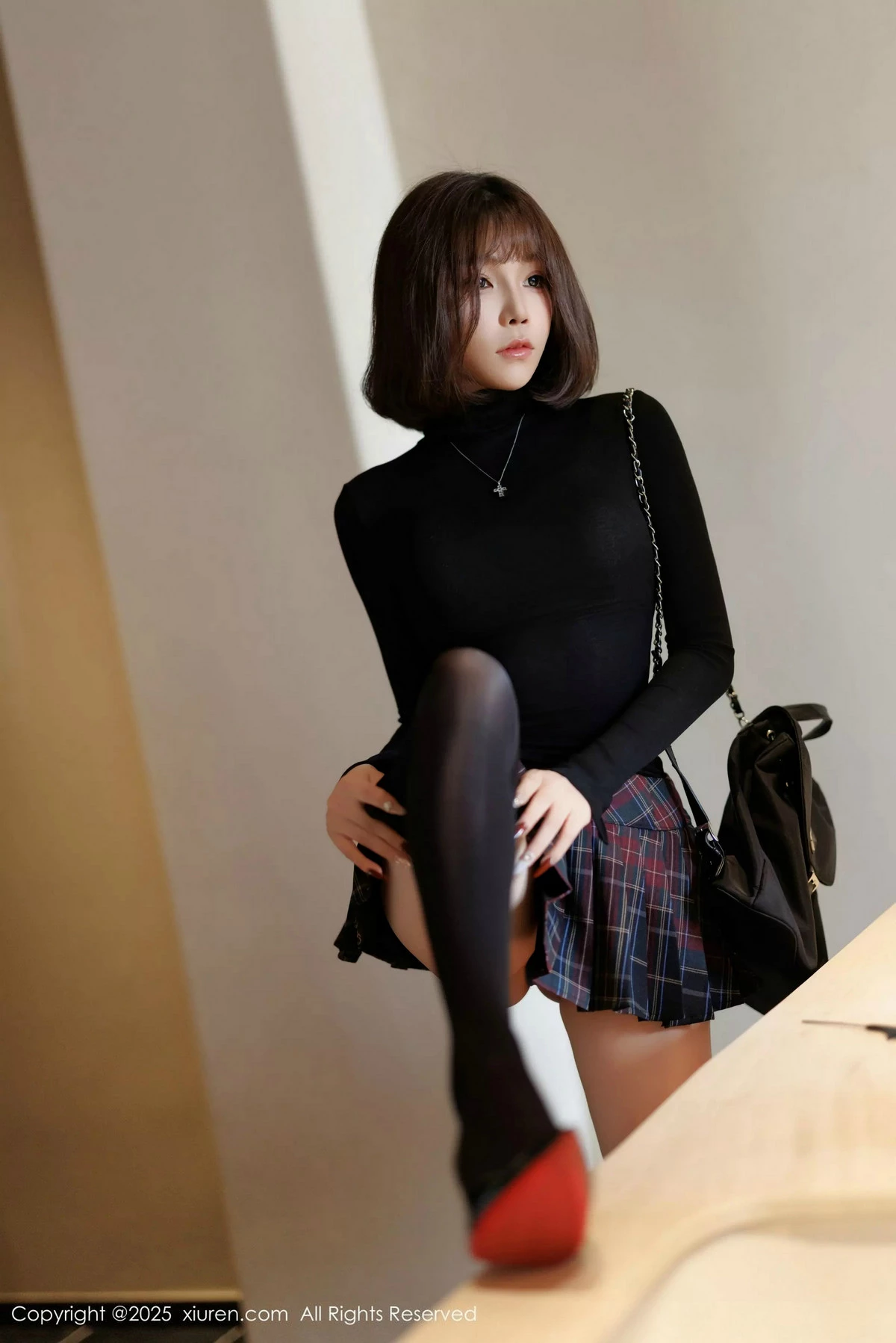 [XiuRen秀人网] 2025.02.27 No.9944 徐莉芝Booty 黑丝美腿 [85P] NO.5