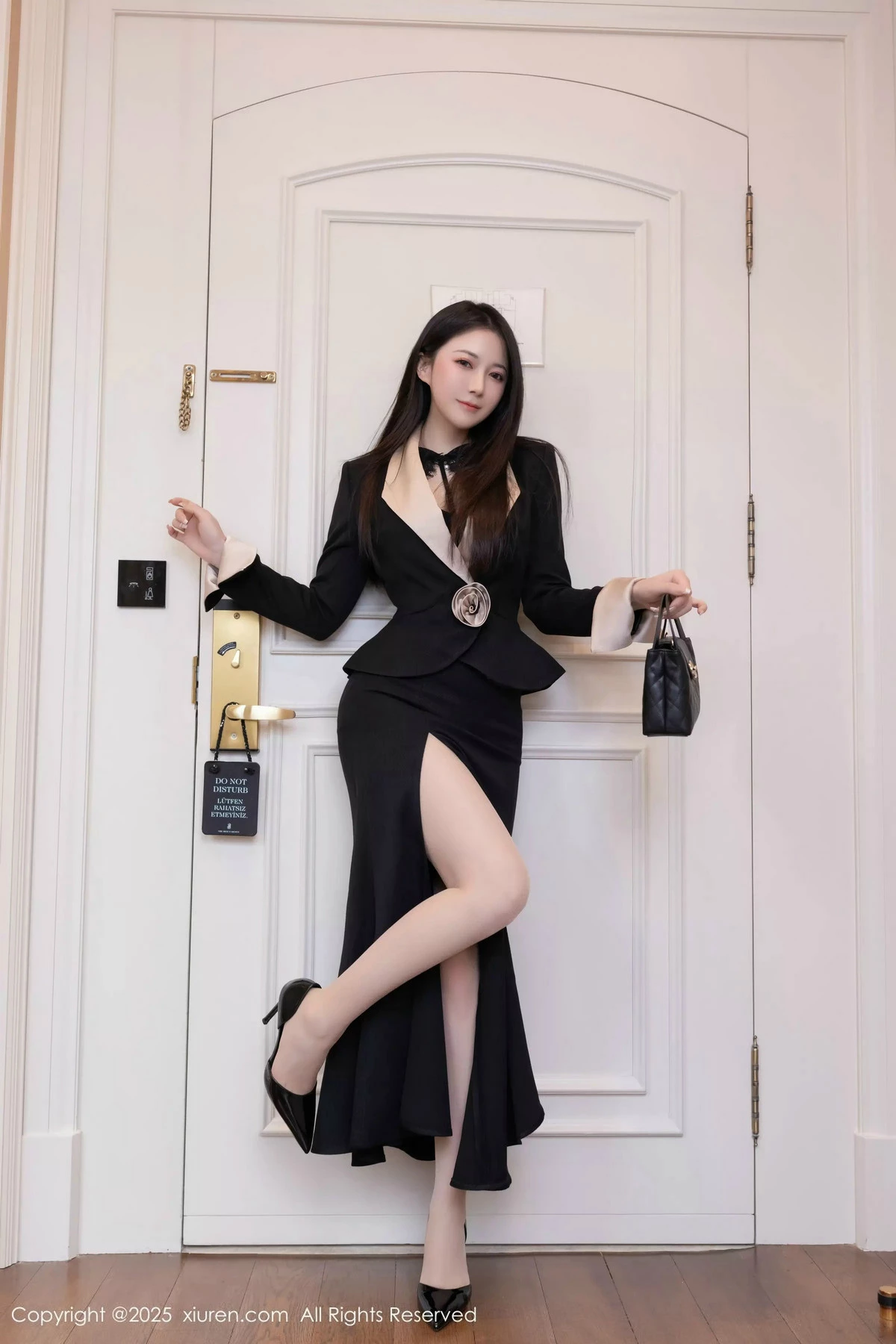 [XiuRen秀人网] 2025.02.28 No.9953 鱼子酱Fish 丝袜美腿 [80P] NO.4