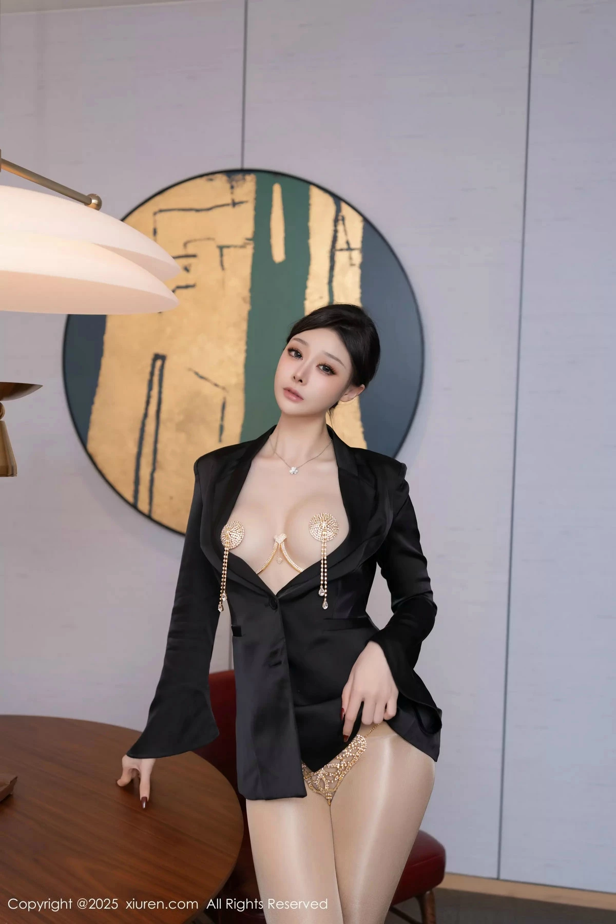 [XiuRen秀人网] 2025.02.28 No.9951 小逗逗 丝袜美腿 [80P] NO.10