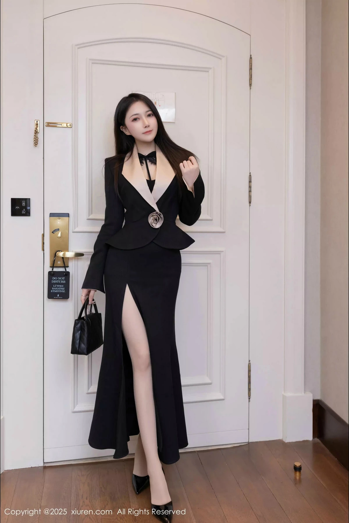 [XiuRen秀人网] 2025.02.28 No.9953 鱼子酱Fish 丝袜美腿 [80P] NO.2