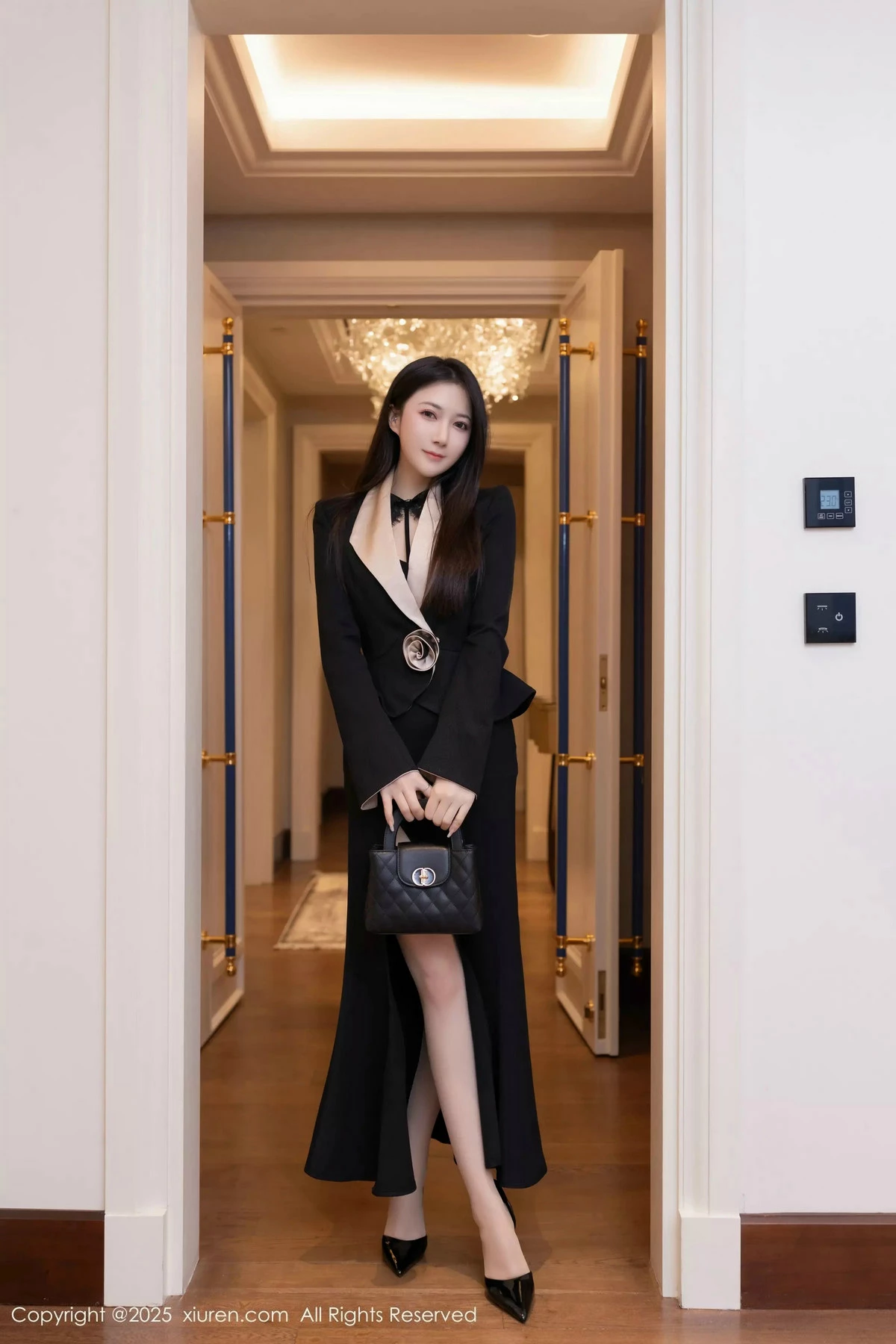 [XiuRen秀人网] 2025.02.28 No.9953 鱼子酱Fish 丝袜美腿 [80P] NO.1