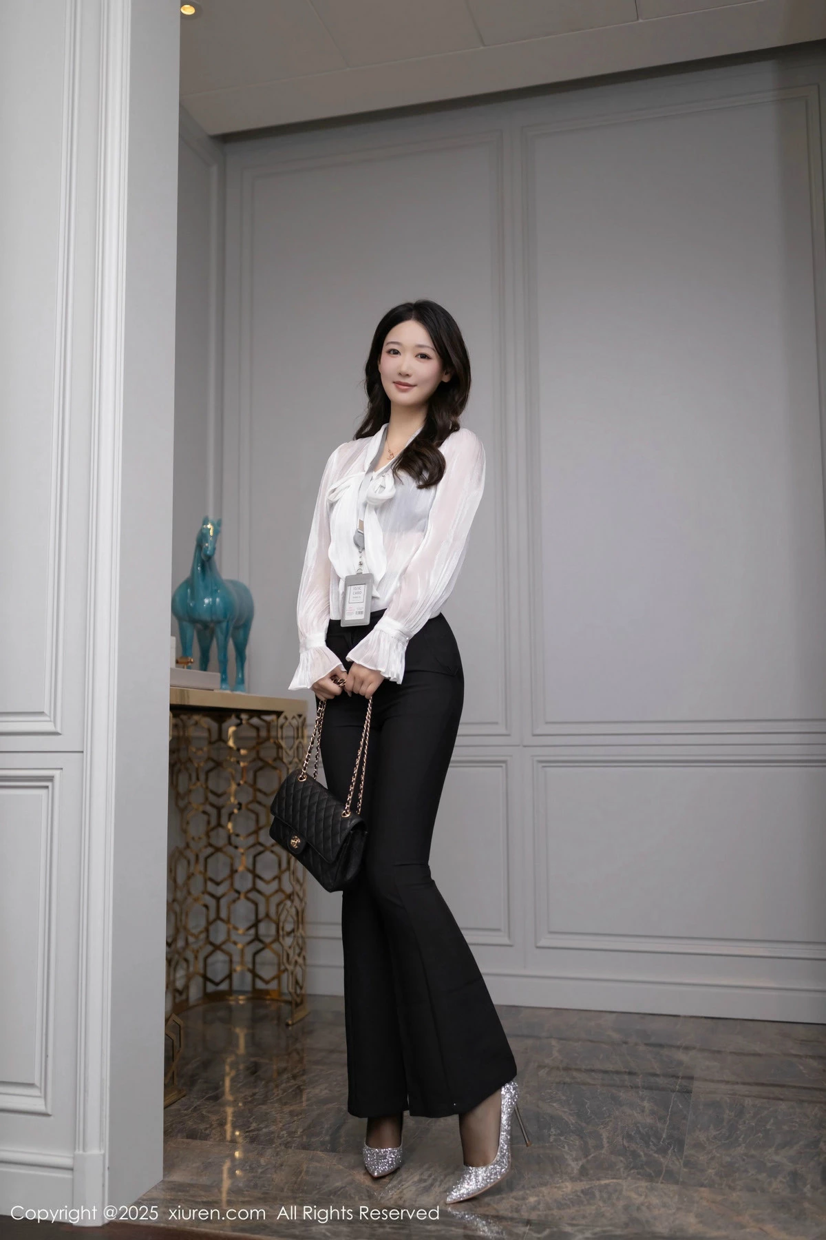 [XiuRen秀人网] 2025.03.03 No.9960 唐安琪 黑丝美腿 [82P] NO.1