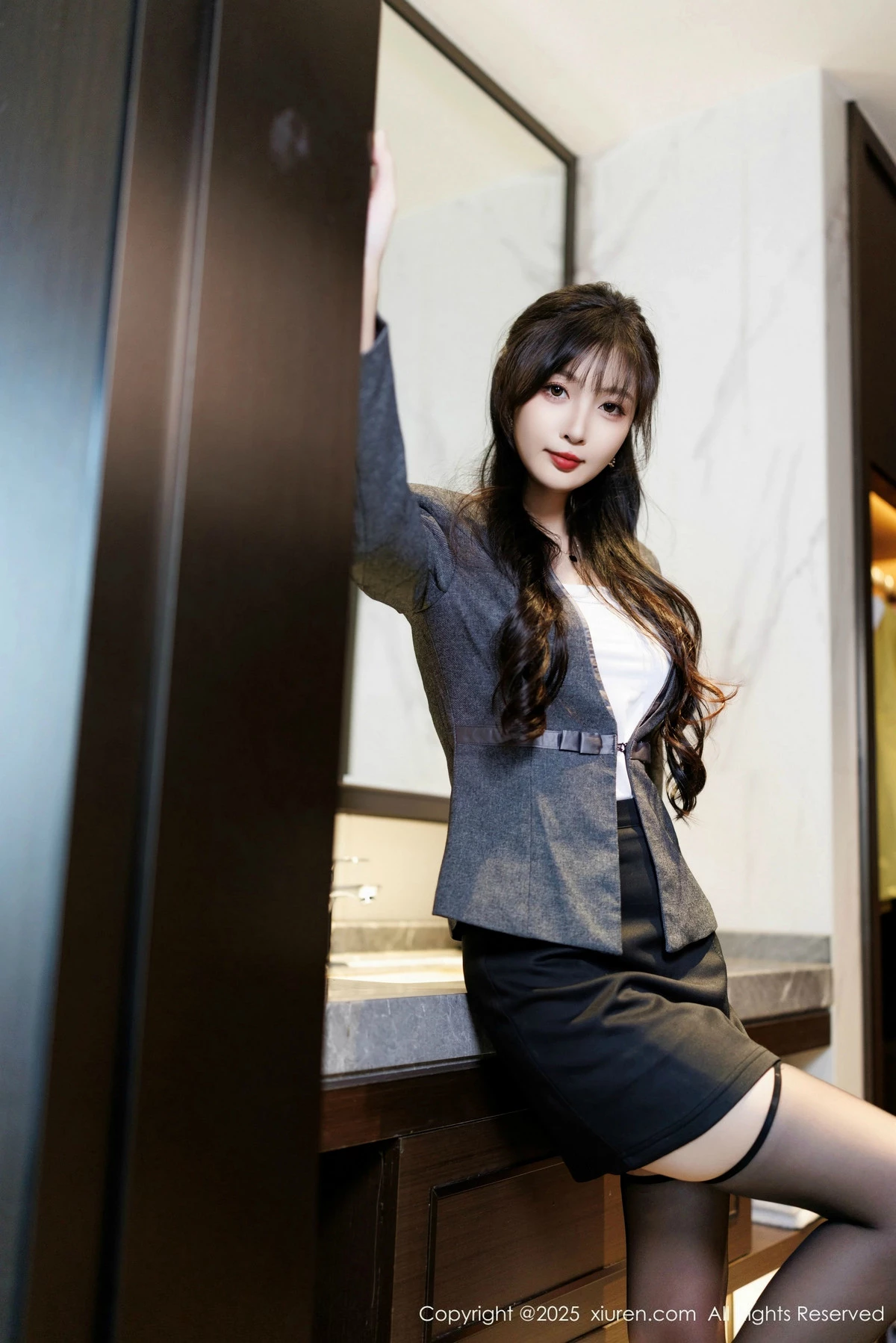 [XiuRen秀人网] 2025.03.03 No.9957 樱桃小阑子 黑丝美腿 [85P] NO.2