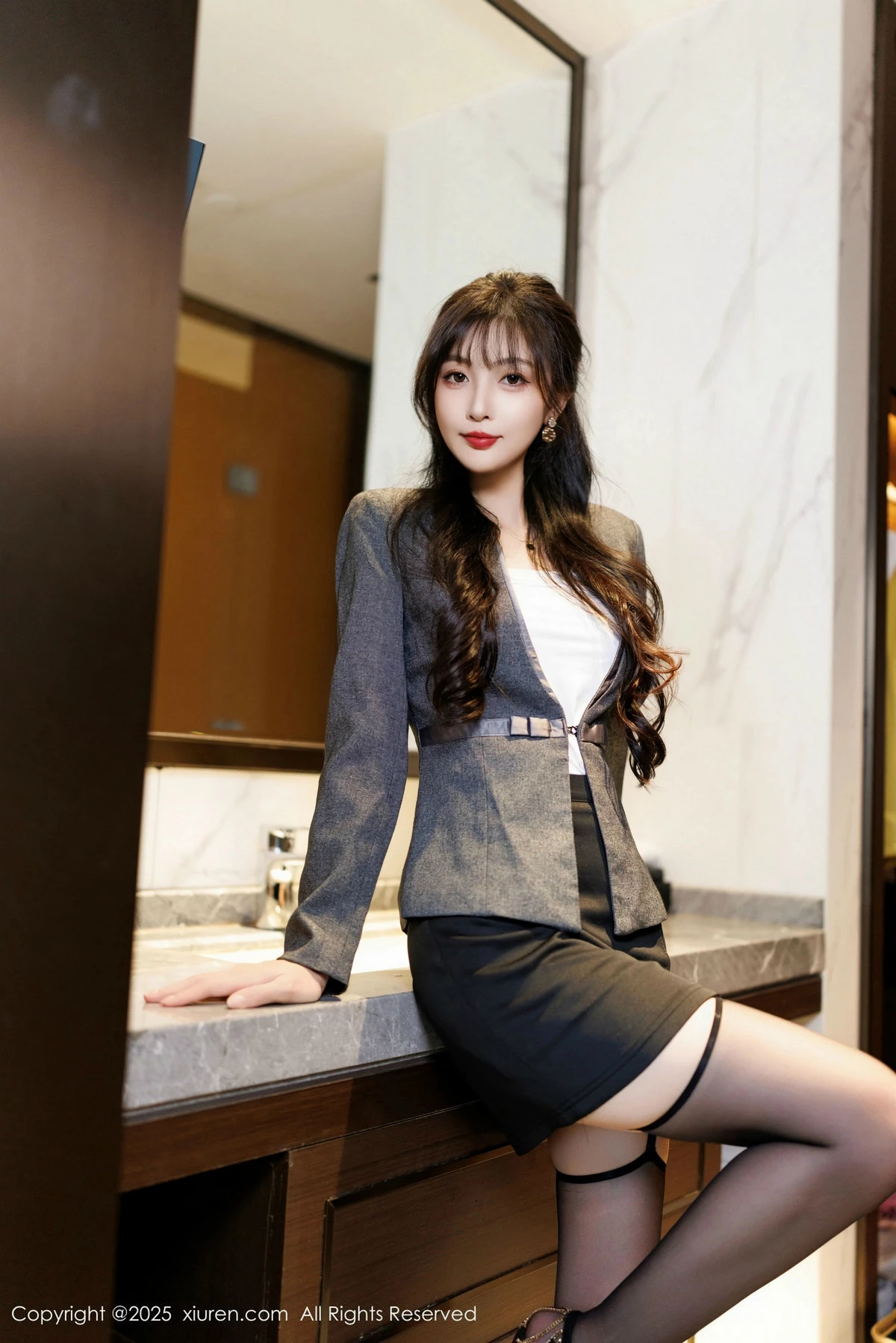 [XiuRen秀人网] 2025.03.03 No.9957 樱桃小阑子 黑丝美腿 [85P] NO.1