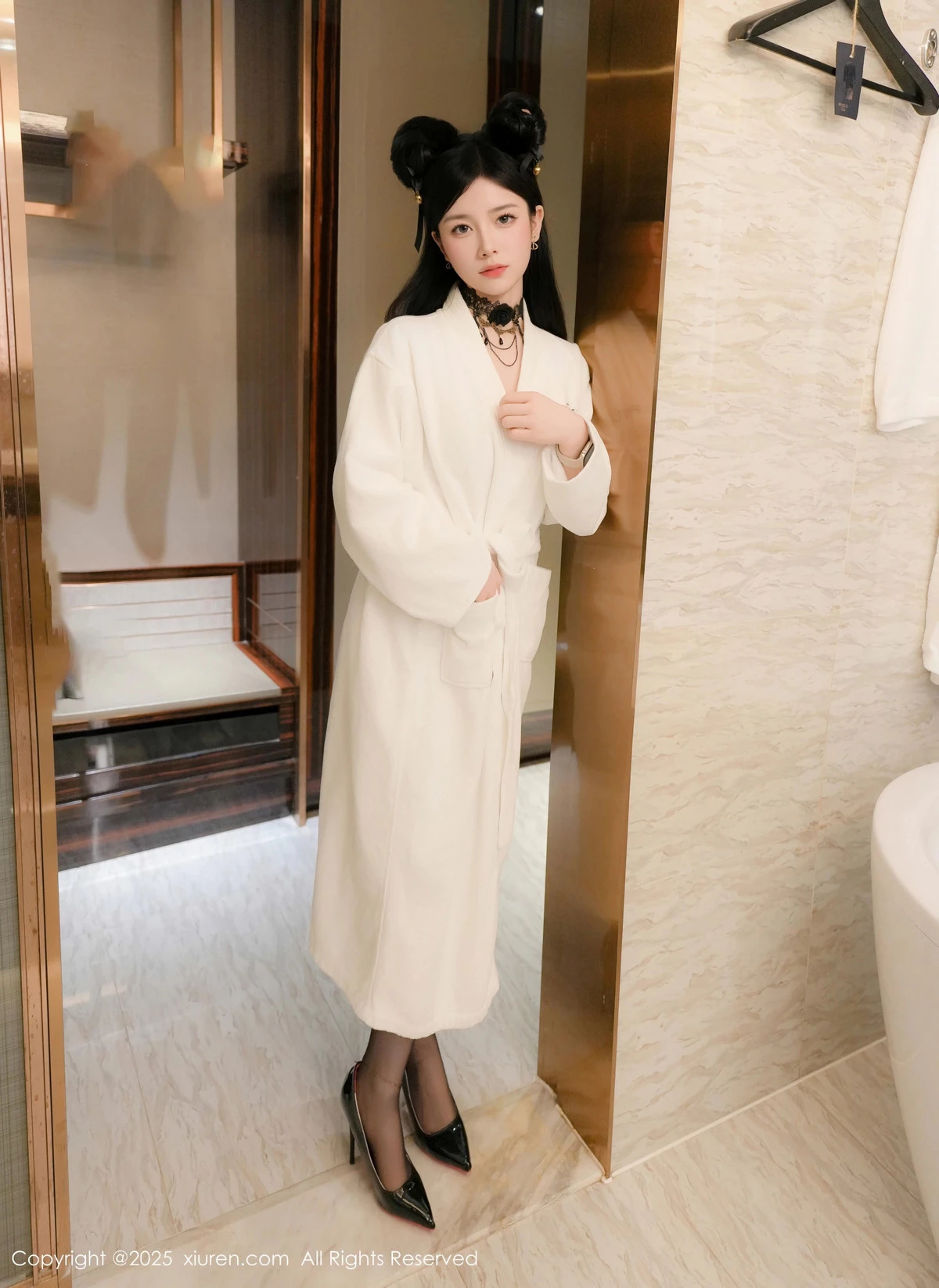 [XiuRen秀人网] 2025.03.04 No.9961 优酱 黑丝美腿 [77P] NO.5