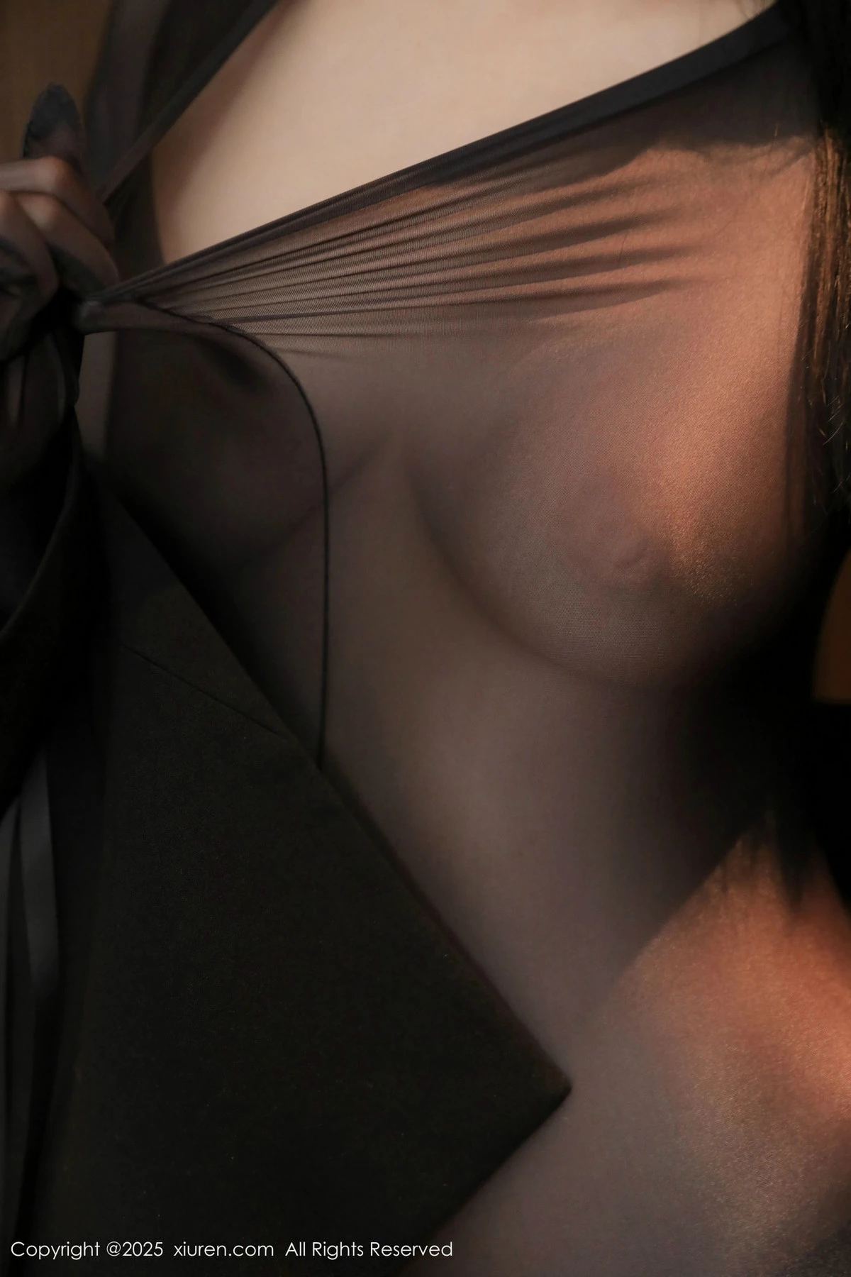 [XiuRen秀人网] 2025.03.07 No.9987 Candy糖糖 黑丝美腿 [80P] NO.5