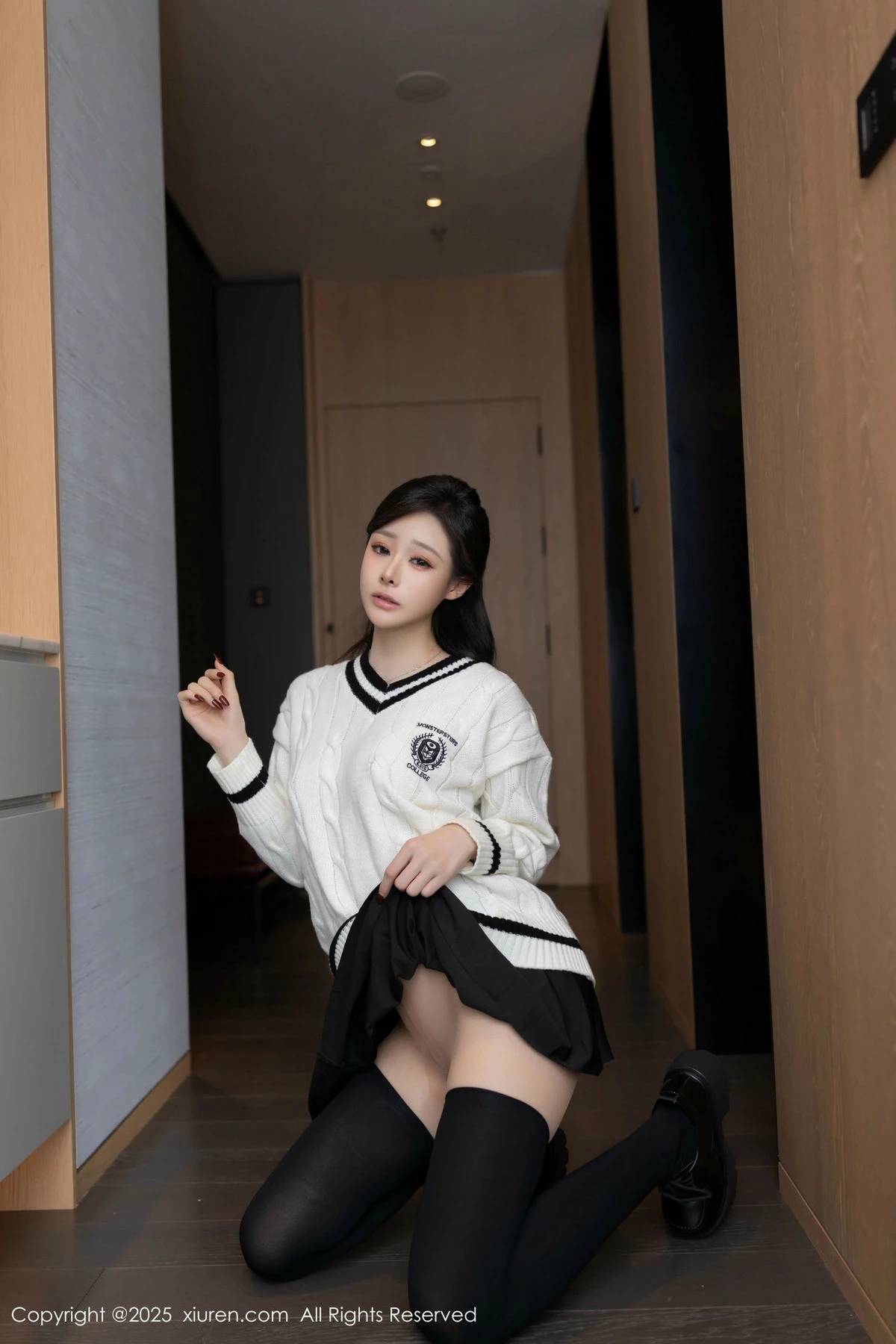 [XiuRen秀人网] 2025.03.07 No.9986 小逗逗 丝袜美腿 [79P] NO.10