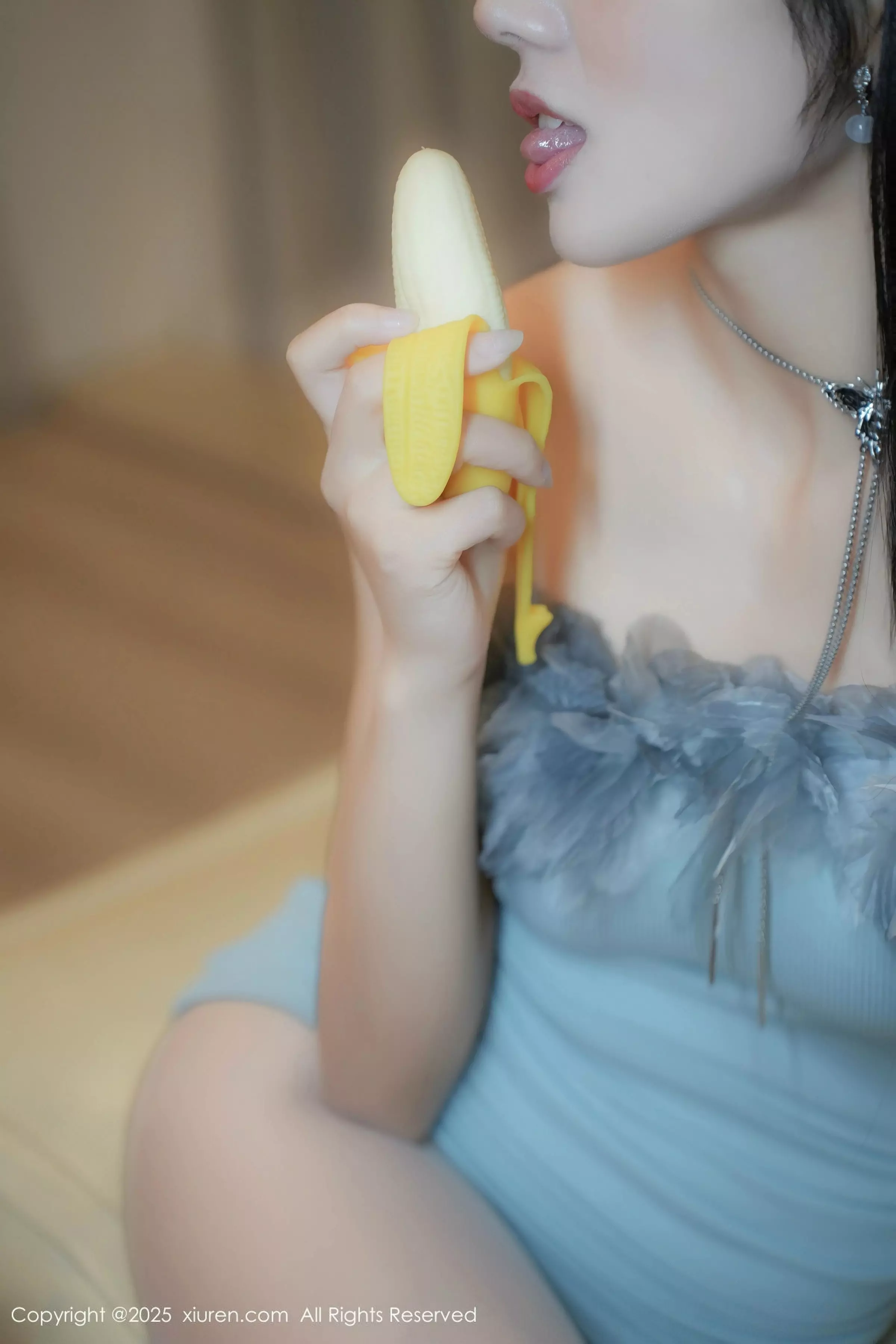 [XiuRen秀人网] 2025.03.13 No.10008 美少女@ 丝袜美腿 [63P] NO.12