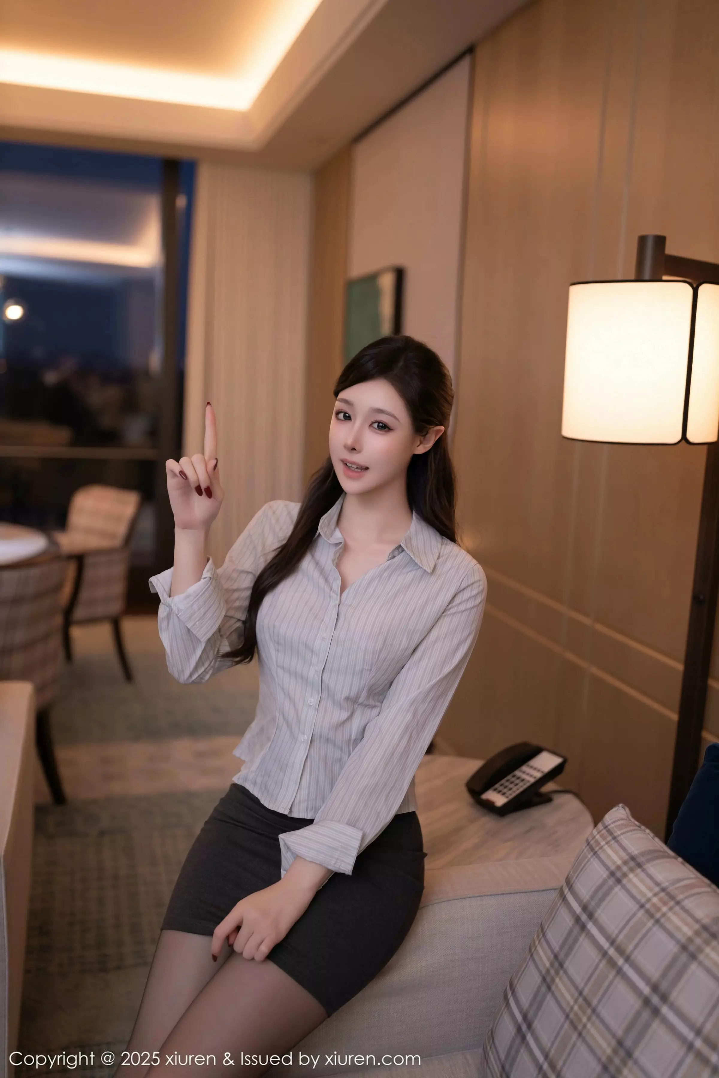 [XiuRen秀人网] 2025.03.14 No.10022 小逗逗 黑丝美腿 [79P] NO.9