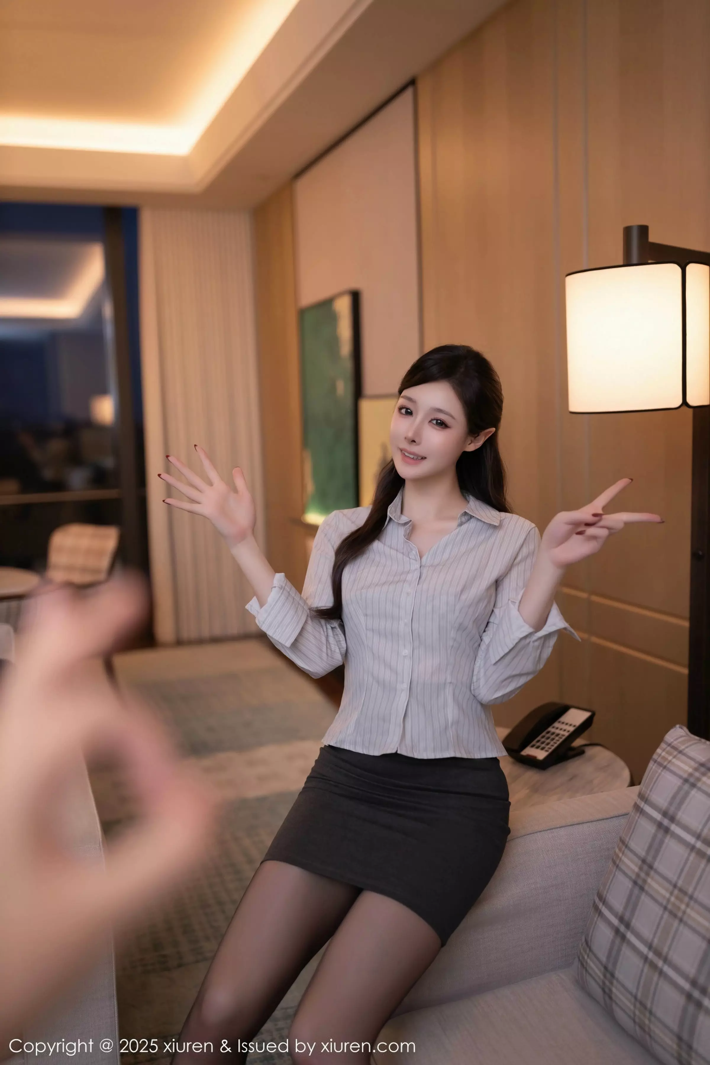 [XiuRen秀人网] 2025.03.14 No.10022 小逗逗 黑丝美腿 [79P] NO.10