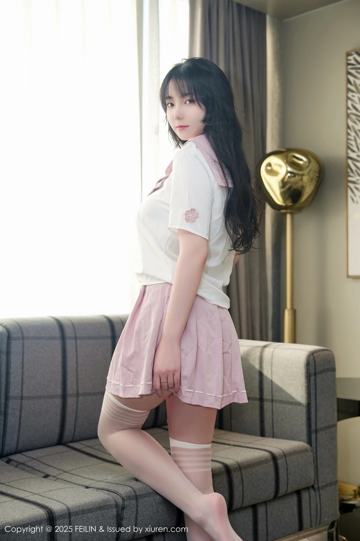 [FEILIN嗲囡囡] 2025.02.24 VOL.503 软情 丝袜美腿 [70P] NO.1