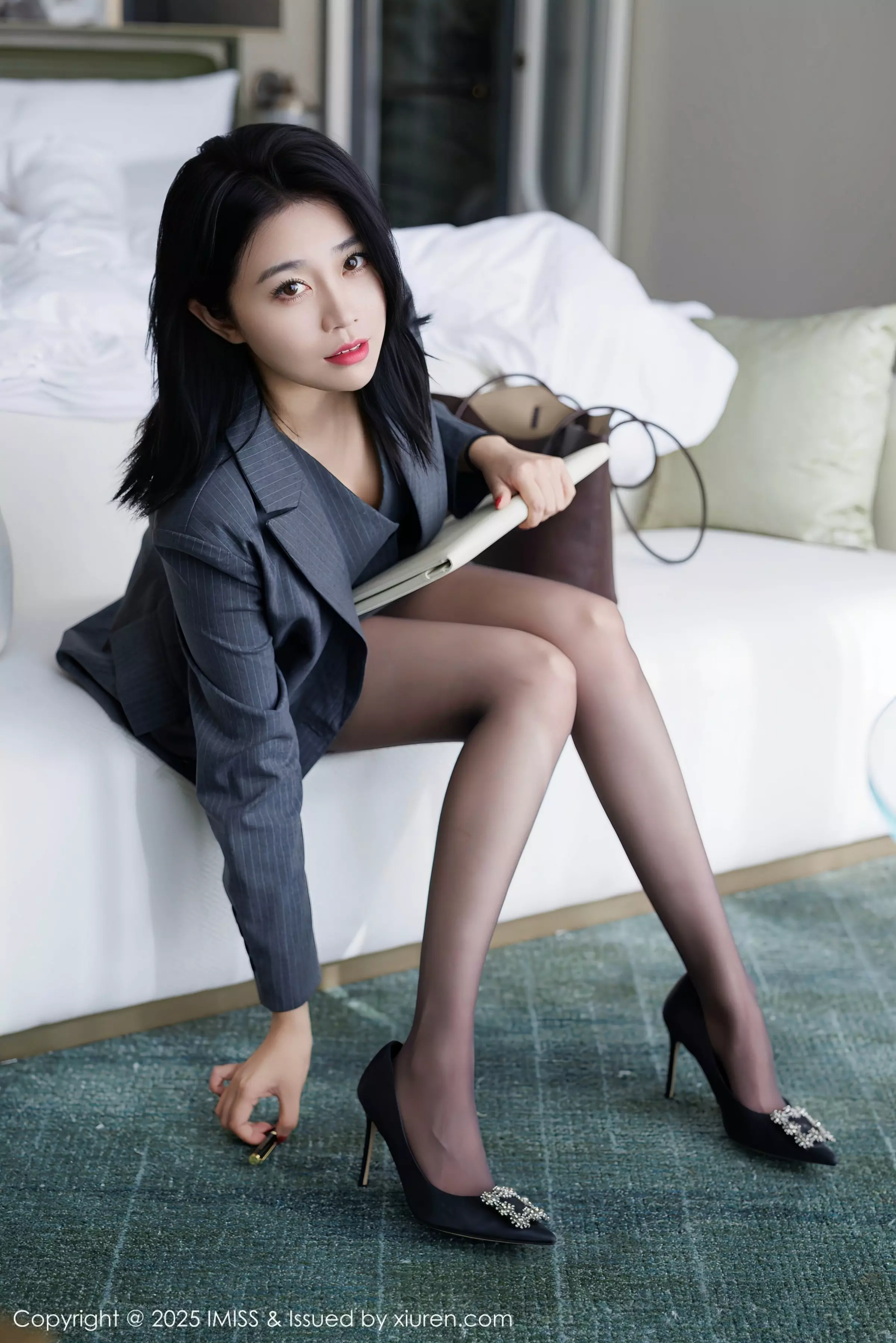 [IMISS爱蜜社] 2025.03.19 VOL.787 许诺Sabrina 美腿御姐 [106P] NO.12