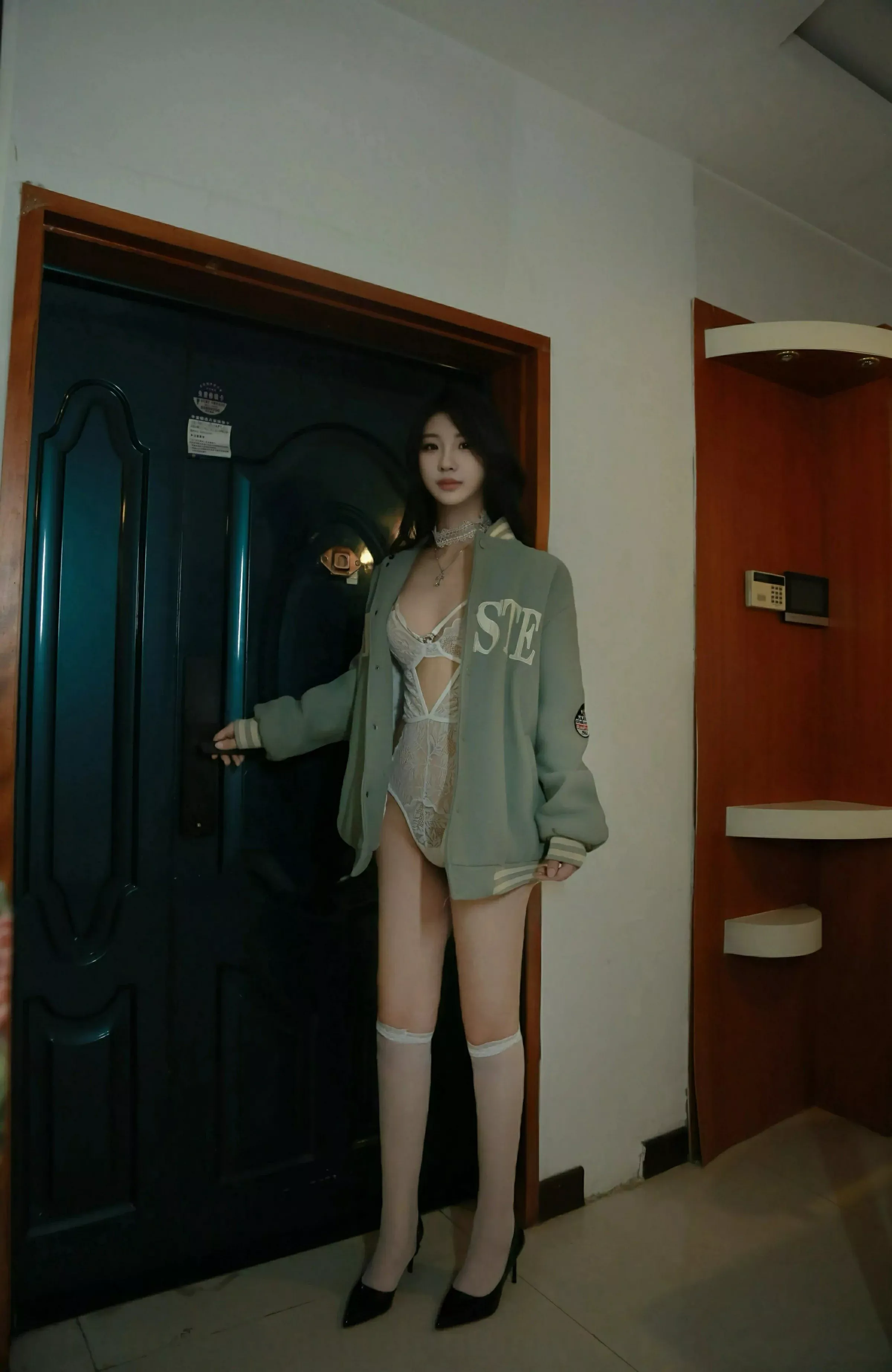 [XiuRen秀人网] 2025.04.11 No.10137 小芭乐 白色情趣 [64P] NO.11