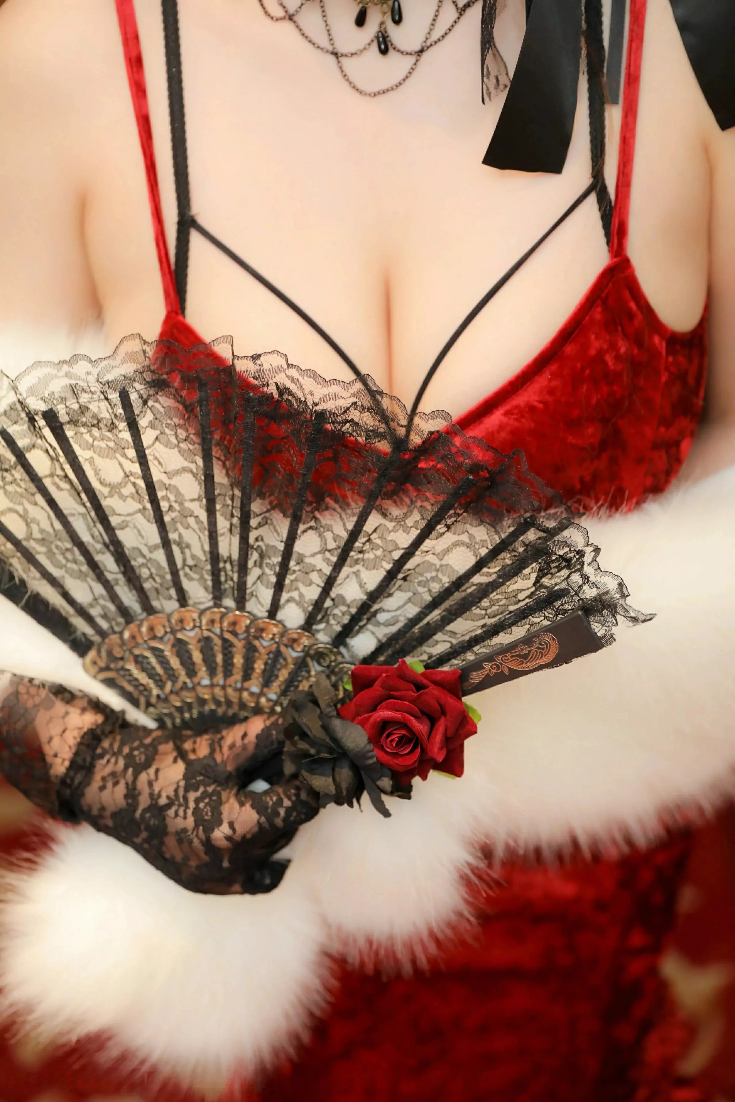 [XiuRen秀人网] 2025.04.11 No.10140 小肉肉咪 复古红裙 [75P] NO.7