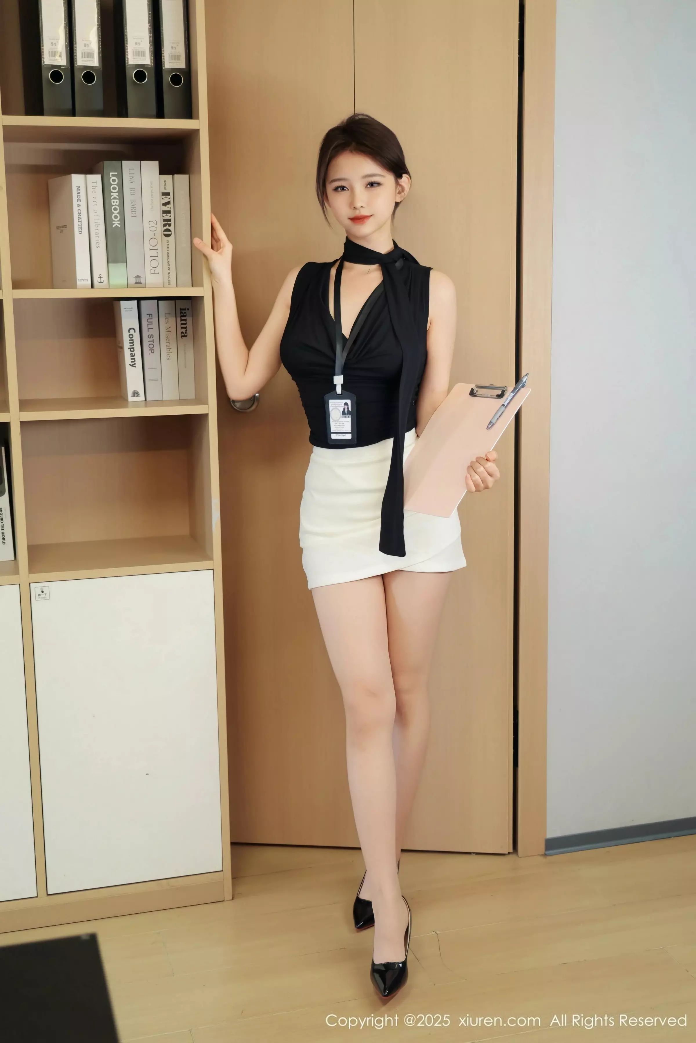 [XiuRen秀人网] 2025.03.21 No.10052 小橘子orange 黑白职业装 [78P] NO.10