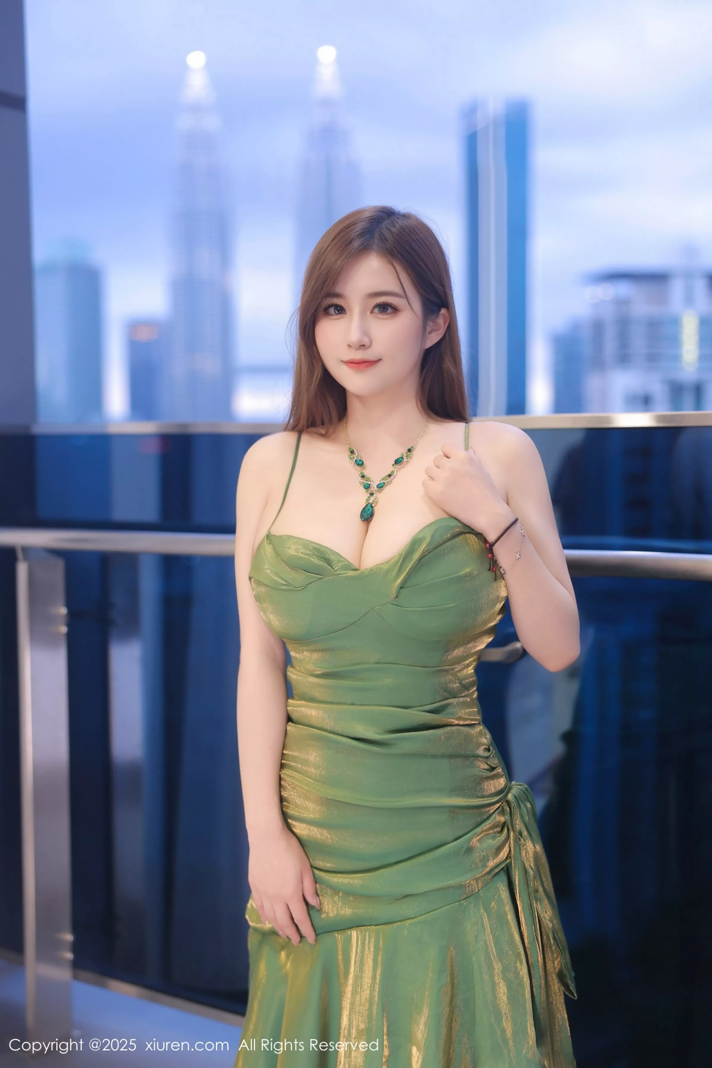 [XiuRen秀人网] 2025.04.18 No.10169 小肉肉咪 极致美腿 [78P] NO.1