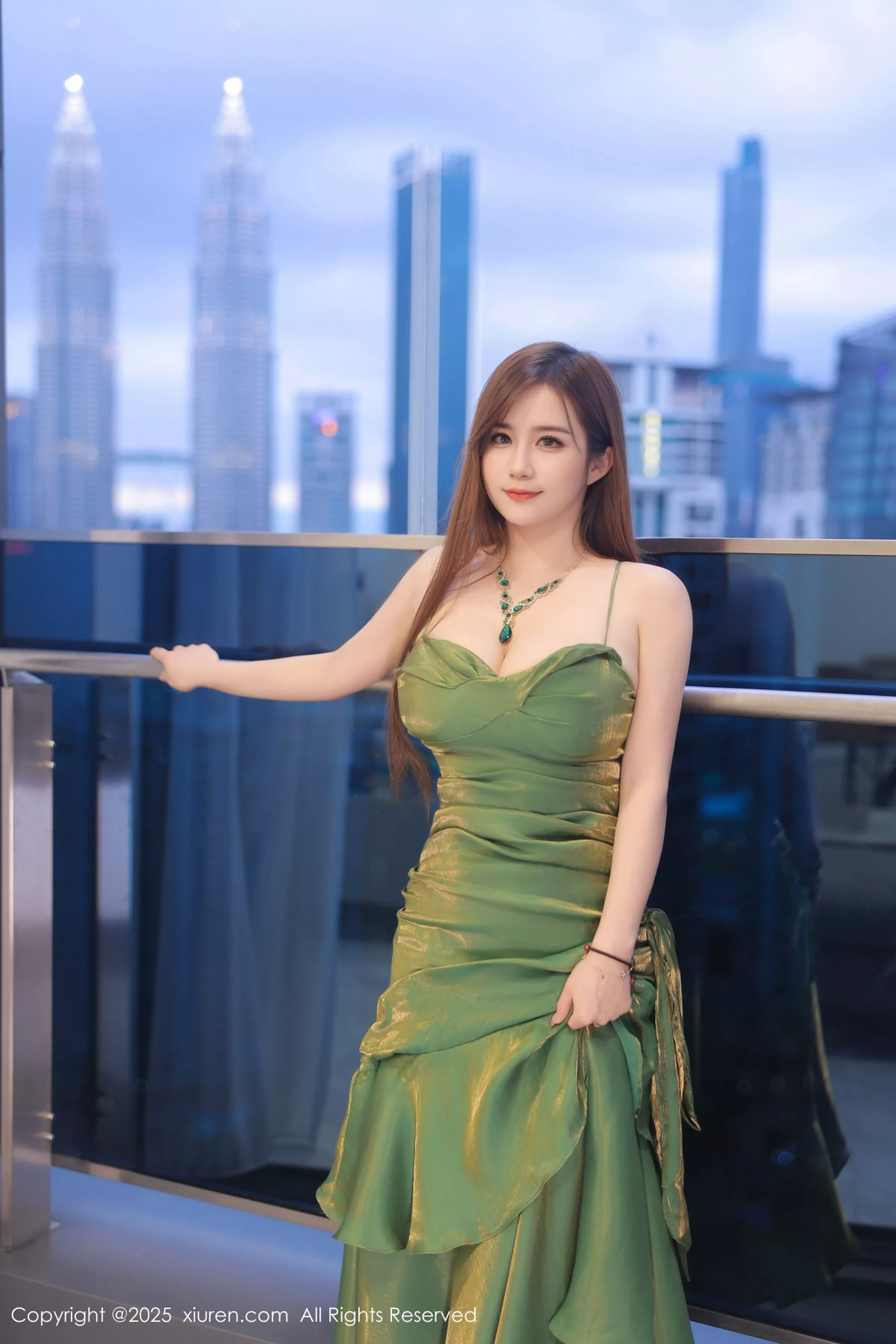 [XiuRen秀人网] 2025.04.18 No.10169 小肉肉咪 极致美腿 [78P] NO.2