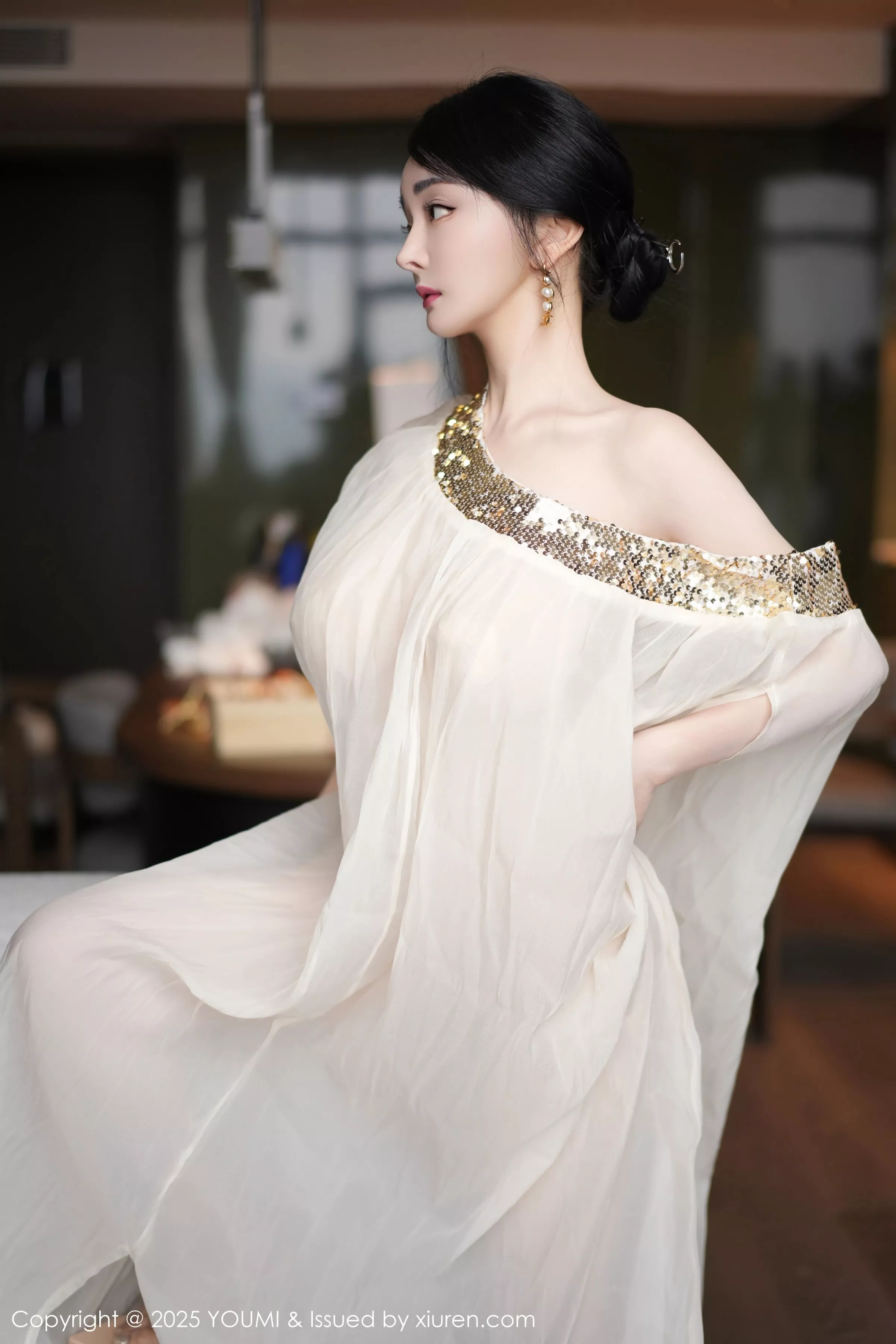 [YOUMI尤蜜荟] 2025.04.25 VOL.1132 允爾 金色吊坠 [62P] NO.2