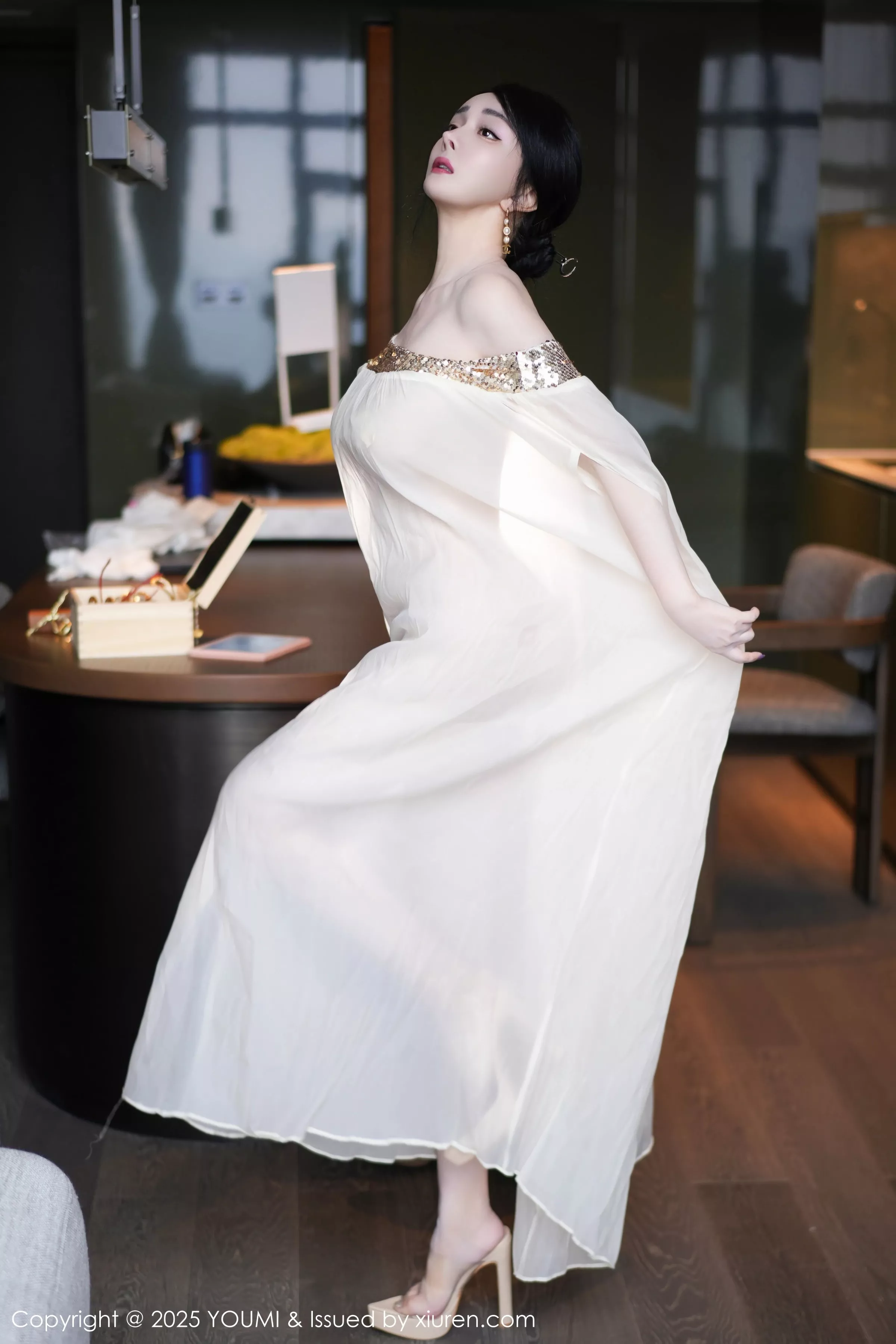 [YOUMI尤蜜荟] 2025.04.25 VOL.1132 允爾 金色吊坠 [62P] NO.12