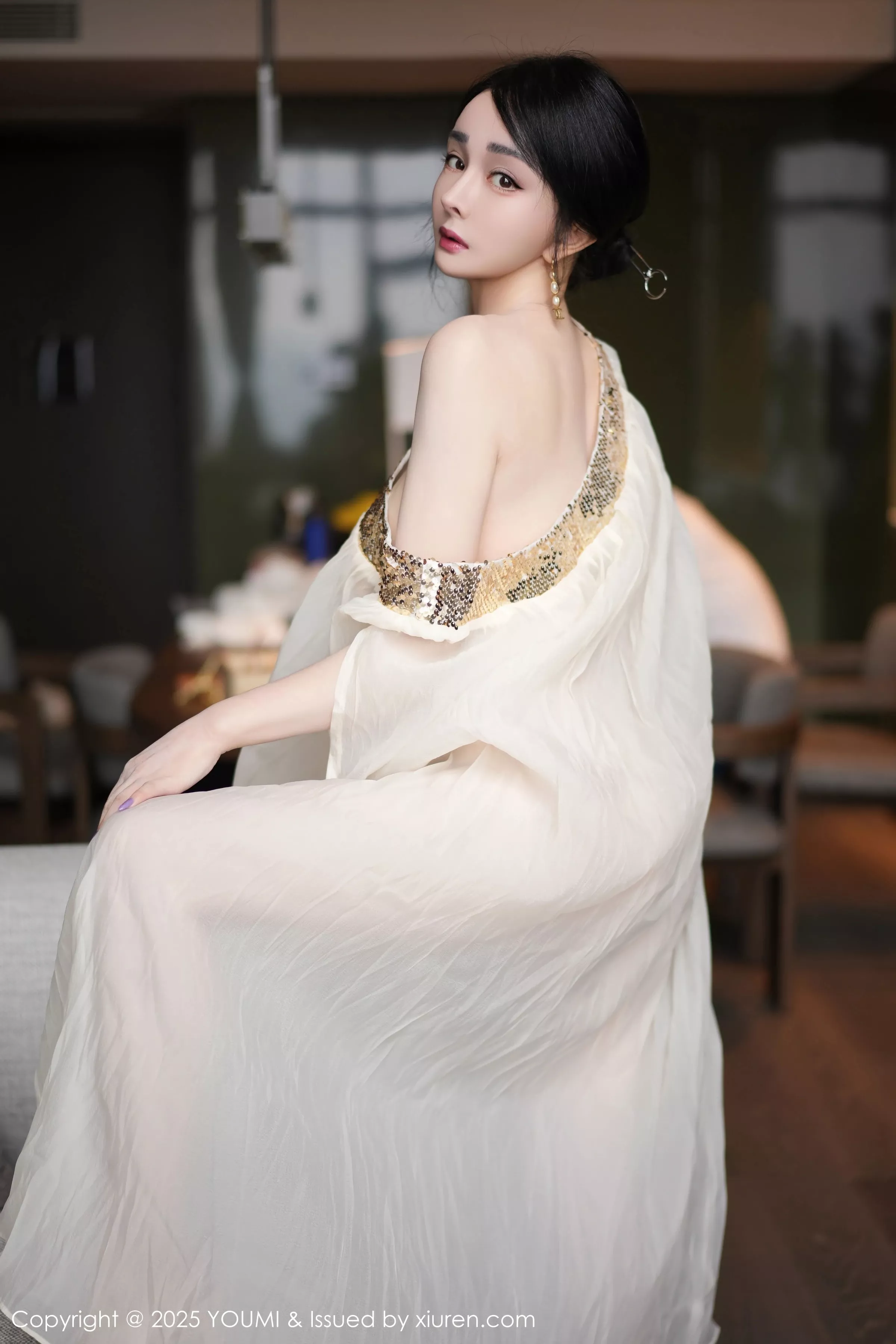 [YOUMI尤蜜荟] 2025.04.25 VOL.1132 允爾 金色吊坠 [62P] NO.3
