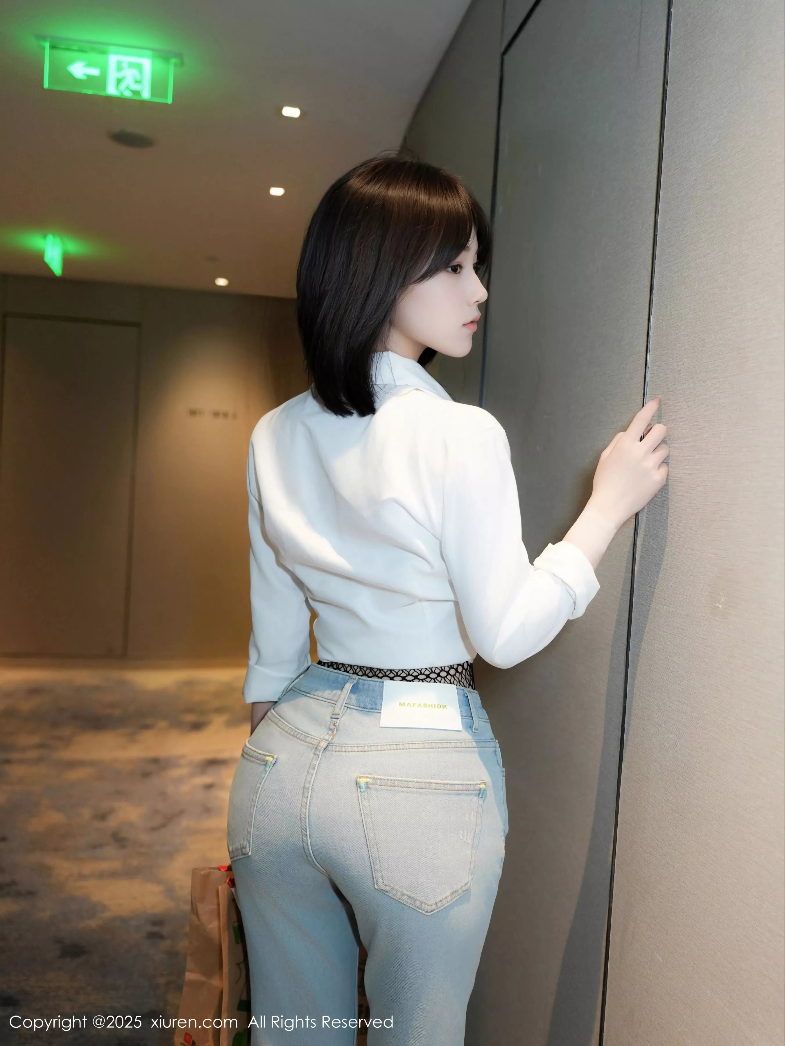 [XiuRen秀人网] 2025.05.06 No.10235 汁汁 蓝色牛仔裤 [69P] NO.8