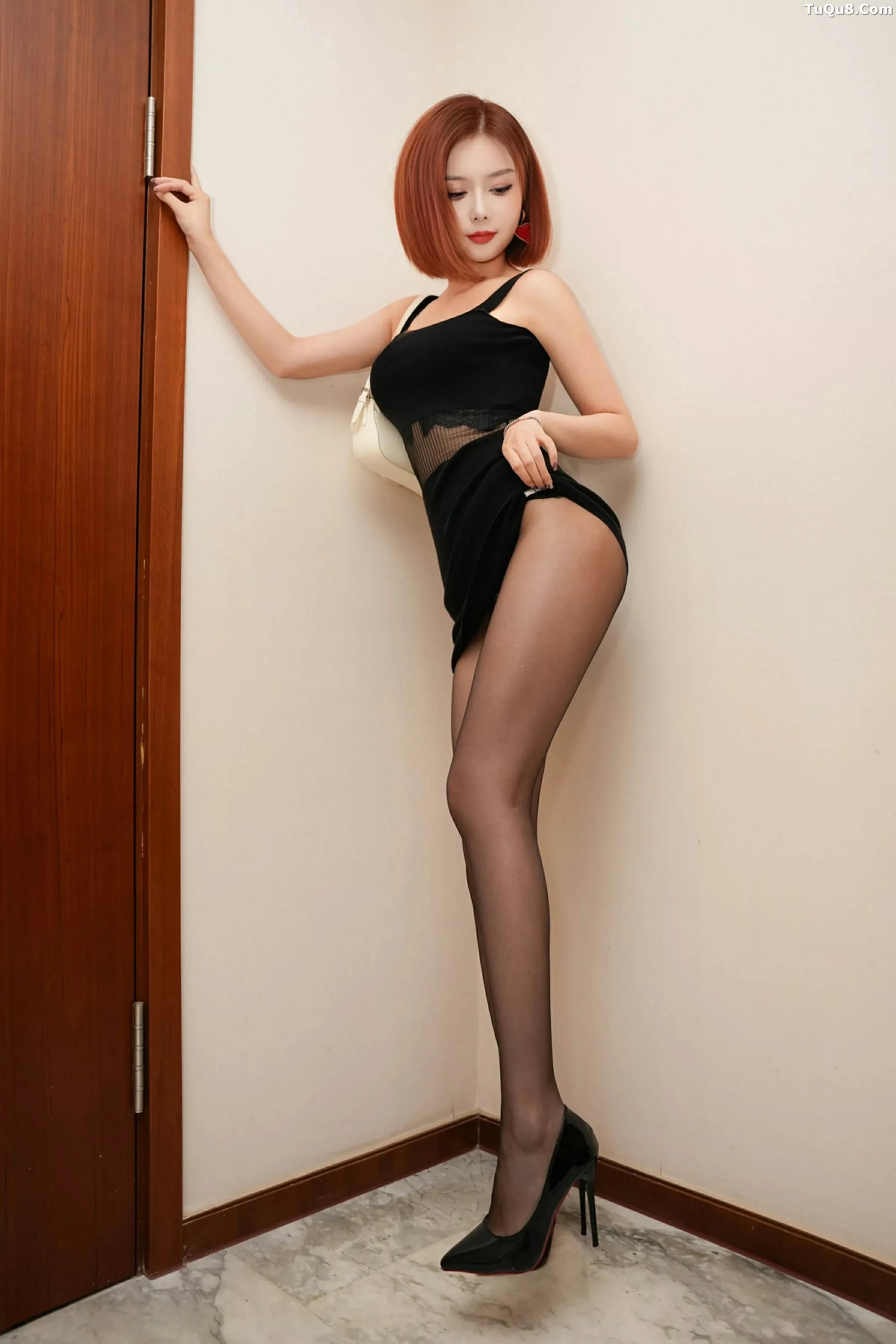 [XiuRen秀人网] 2025.06.06 No.10372 白芷yy 黑色包臀裙 [60P] NO.9