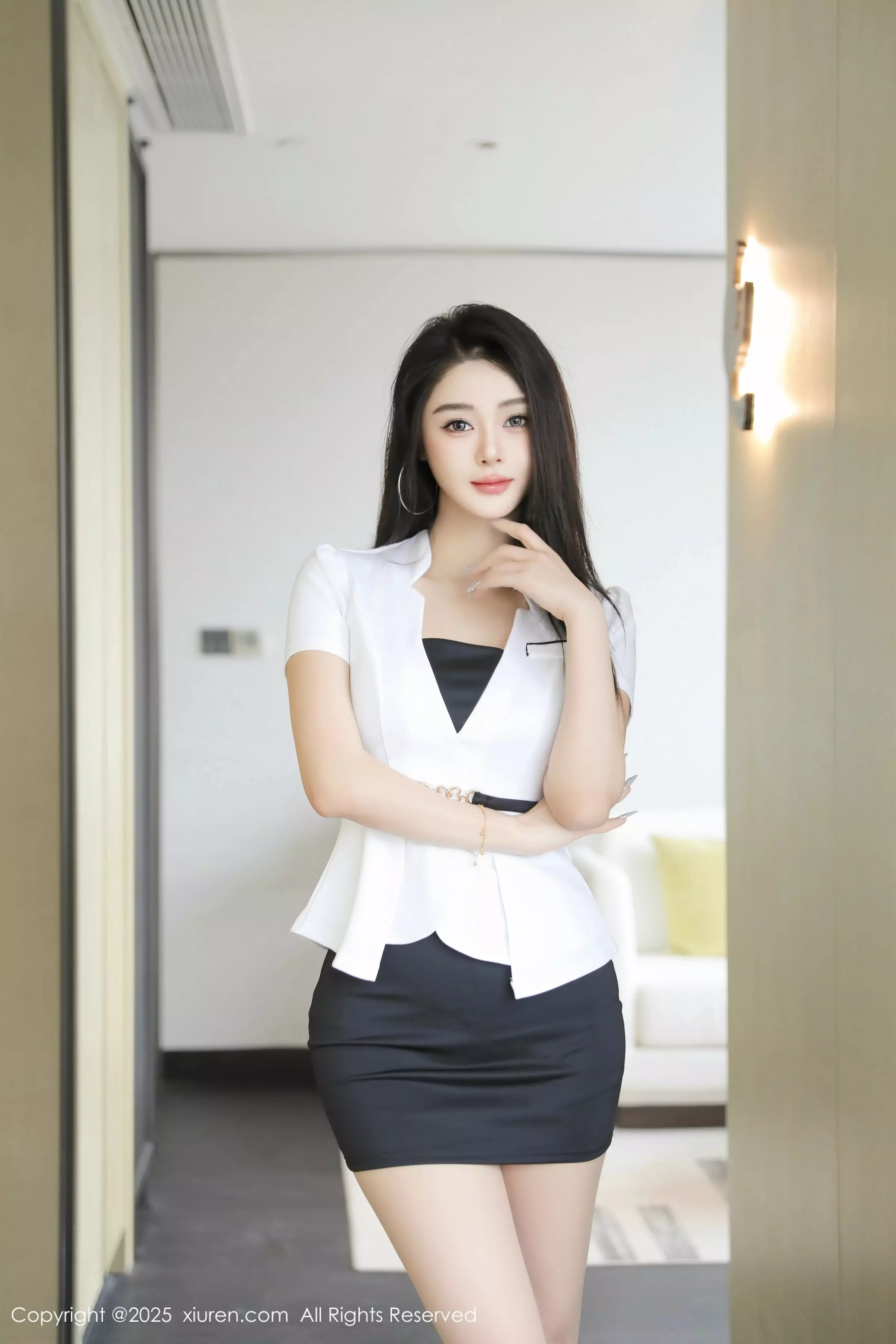 [XiuRen秀人网] 2025.05.23 No.10321 Candy糖糖 白色OL [81P] NO.2