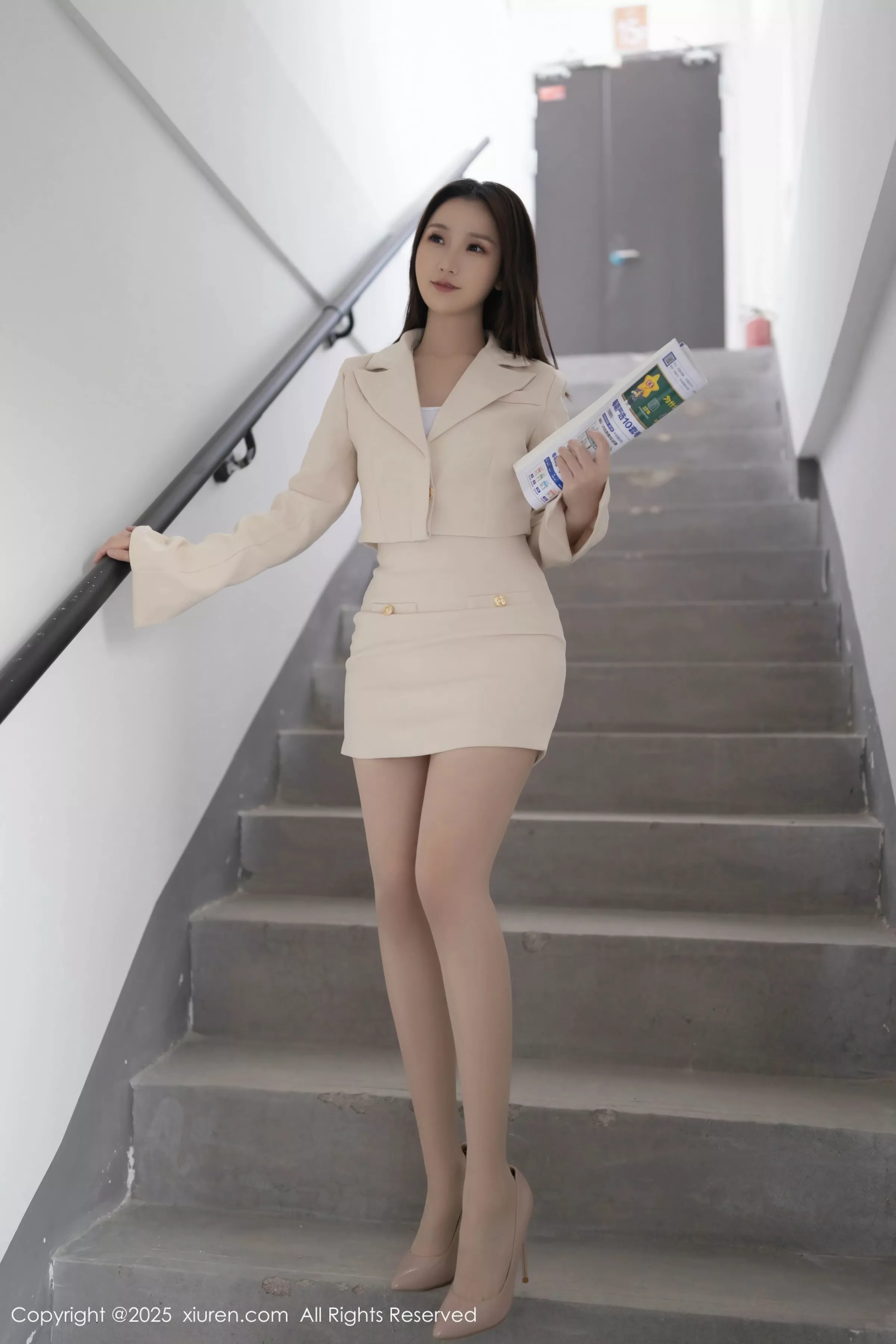 [XiuRen秀人网] 2025.06.18 No.10428 杏子Yada 浅色短裙 [60P] NO.1