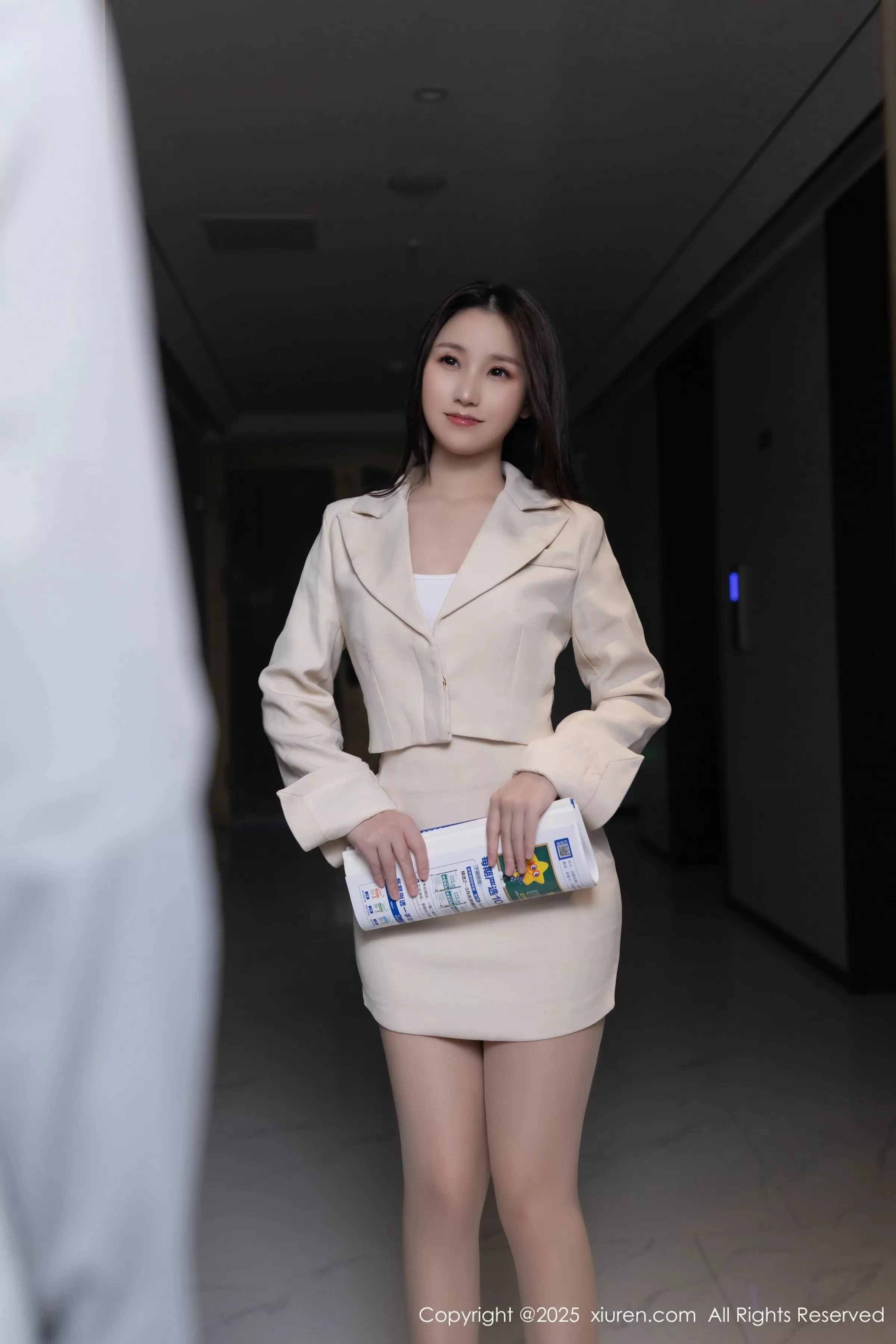 [XiuRen秀人网] 2025.06.18 No.10428 杏子Yada 浅色短裙 [60P] NO.8