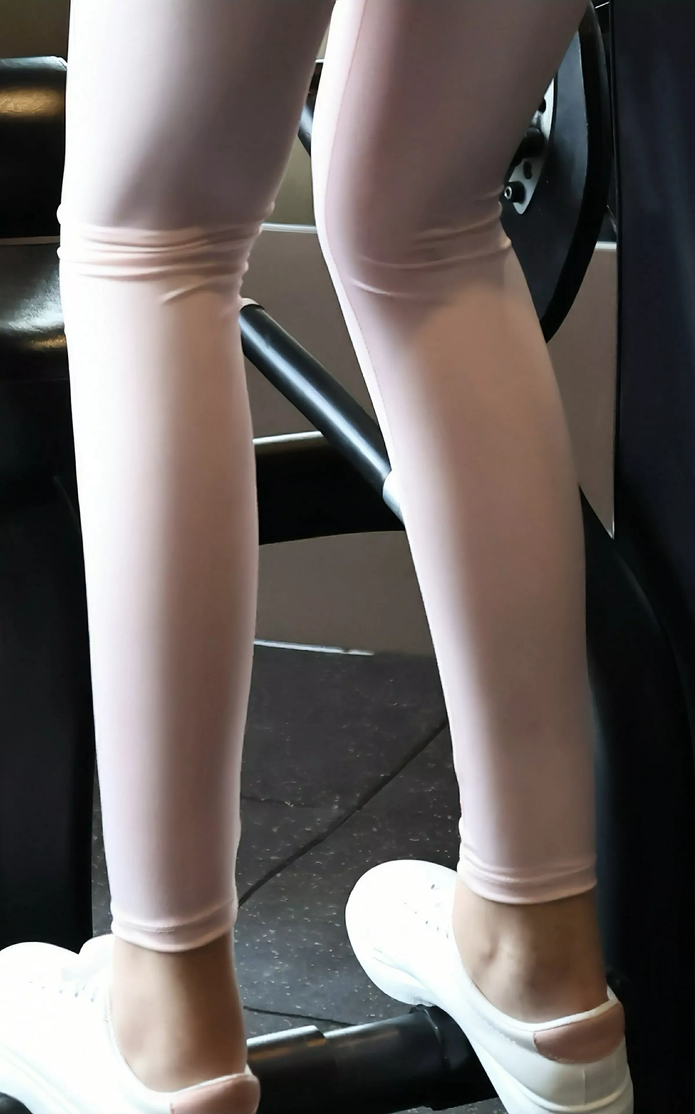 [XiuRen秀人网] 2025.06.27 No.10474 小芭乐 粉色瑜伽服 [86P] NO.9