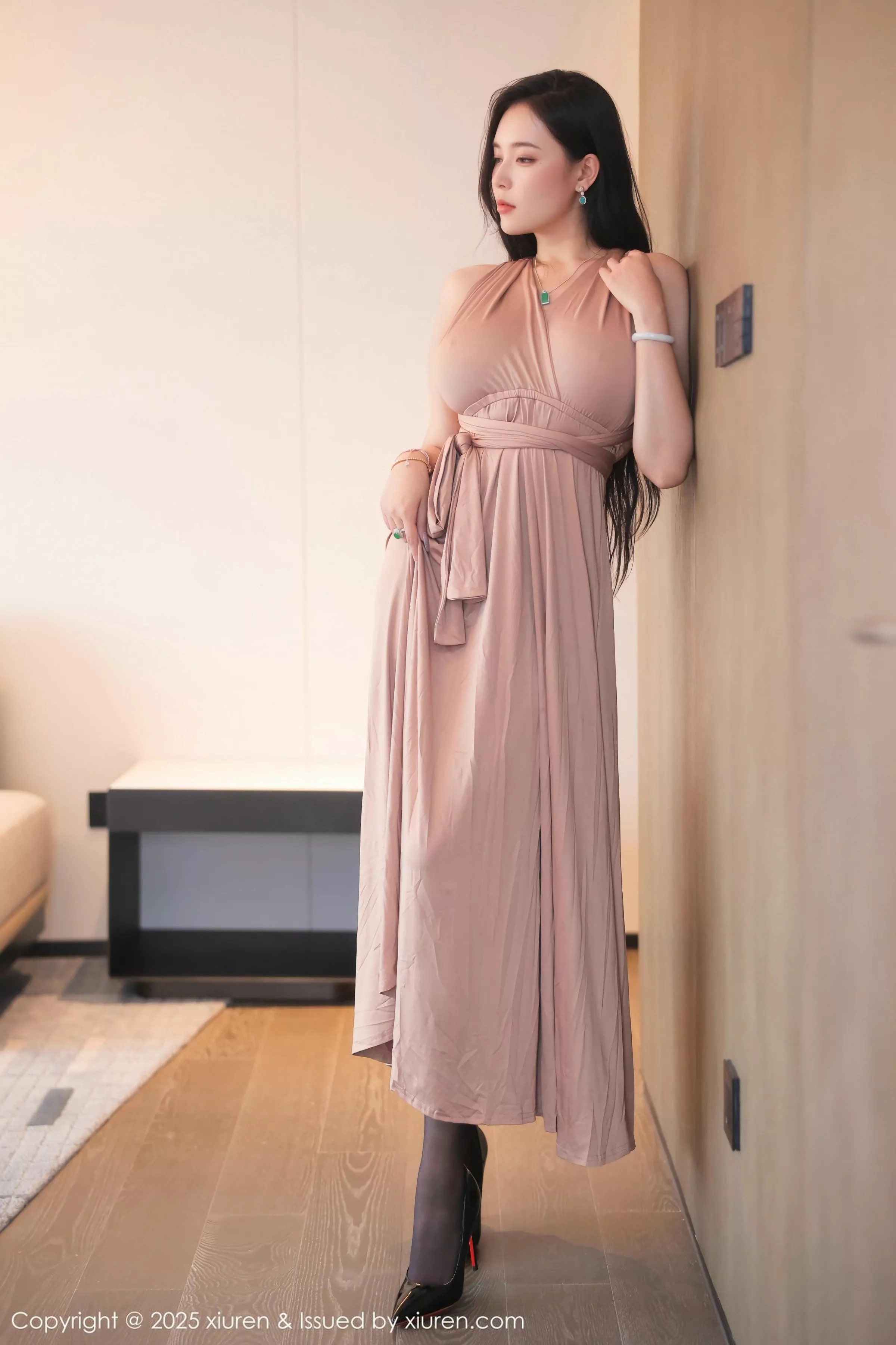 [XiuRen秀人网] 2025.06.19 No.10432 娜比 灰色长裙 [87P] NO.4
