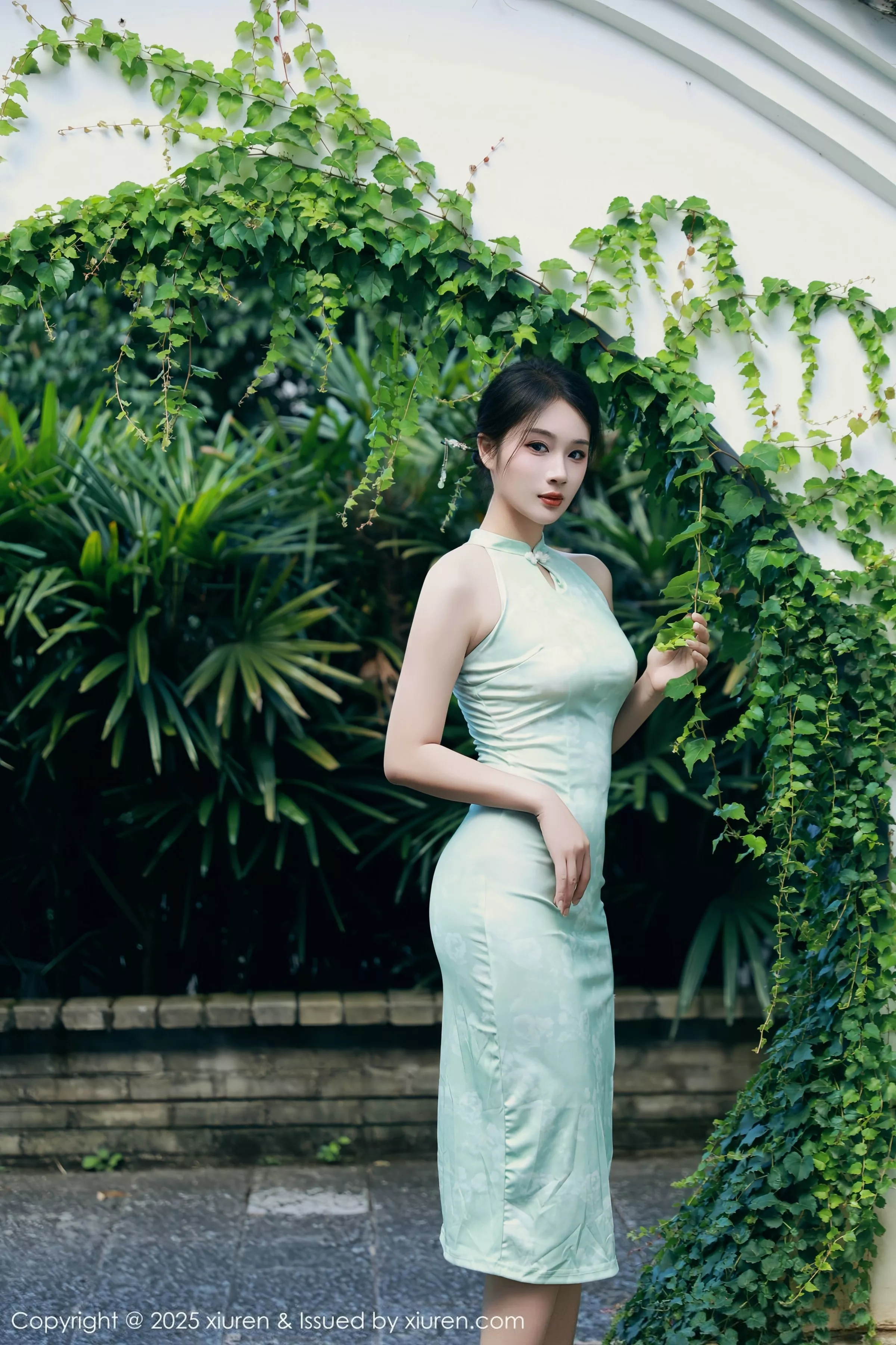 [XiuRen秀人网] 2025.07.11 No.10538 南乔 绿色旗袍 [84P] NO.2