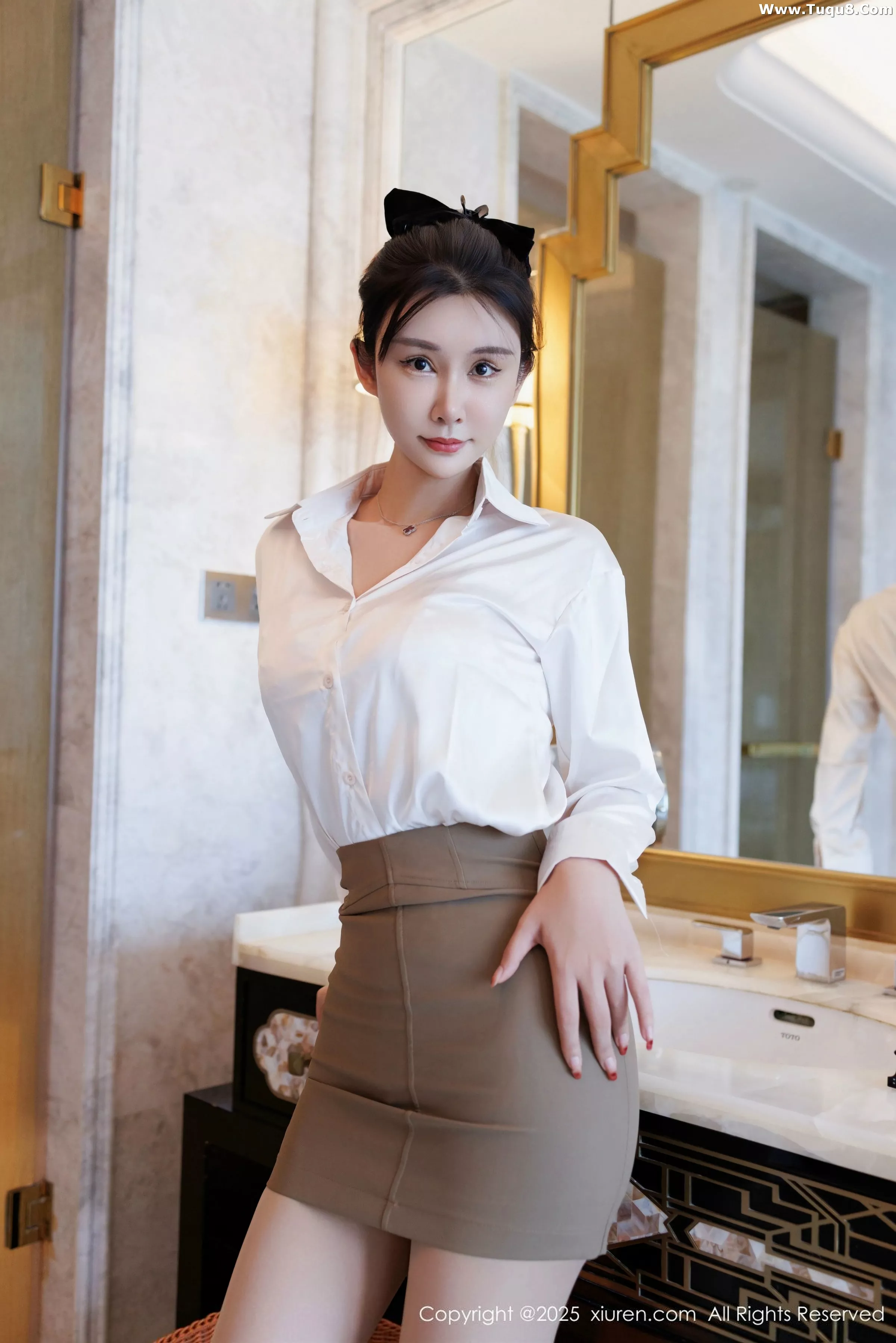 [XiuRen秀人网] 2025.07.14 No.10543 艺艺yiyi 白色衬衫 [49P] NO.2