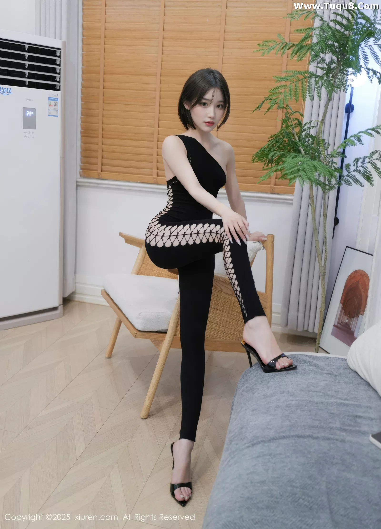 [XiuRen秀人网] 2025.07.18 No.10560 汁汁 黑色连体 [51P] NO.9