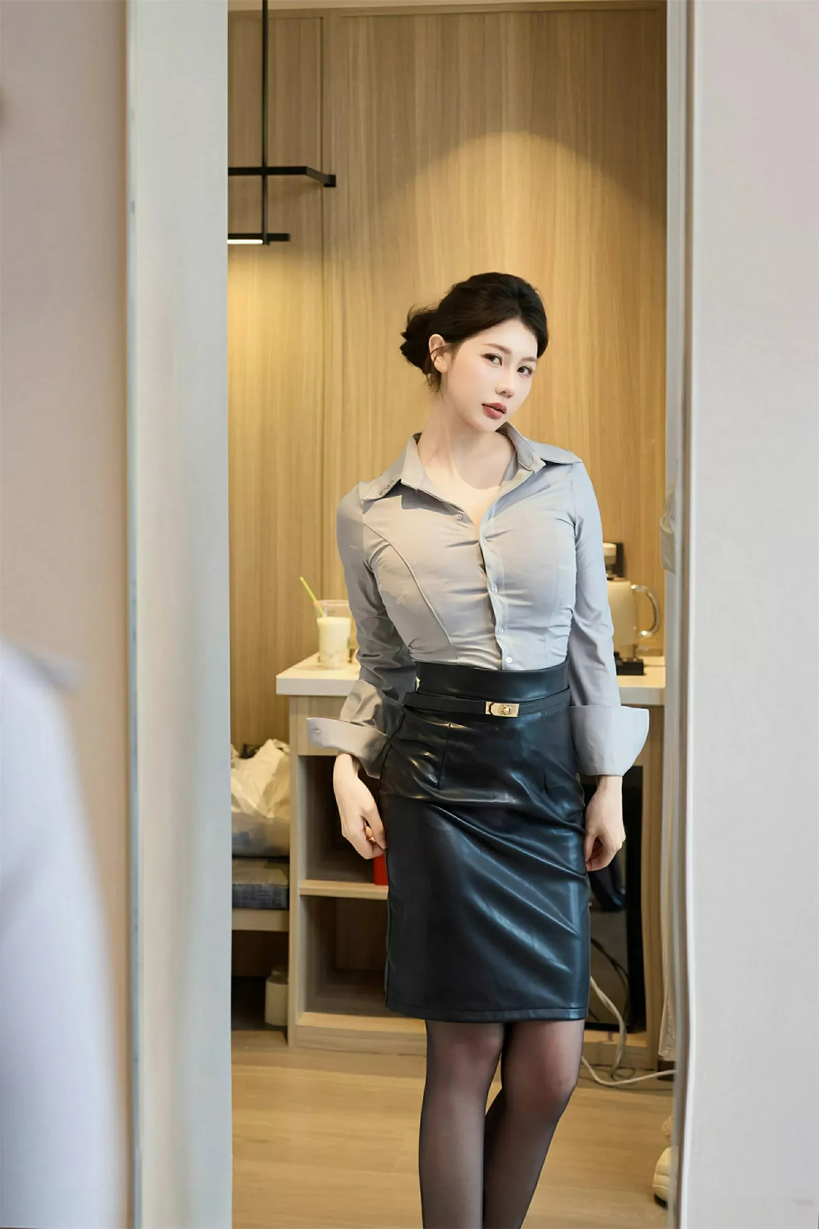 [XiuRen秀人网] 2025.07.31 No.10604 尹甜甜 黑色皮裙 [80P] NO.7