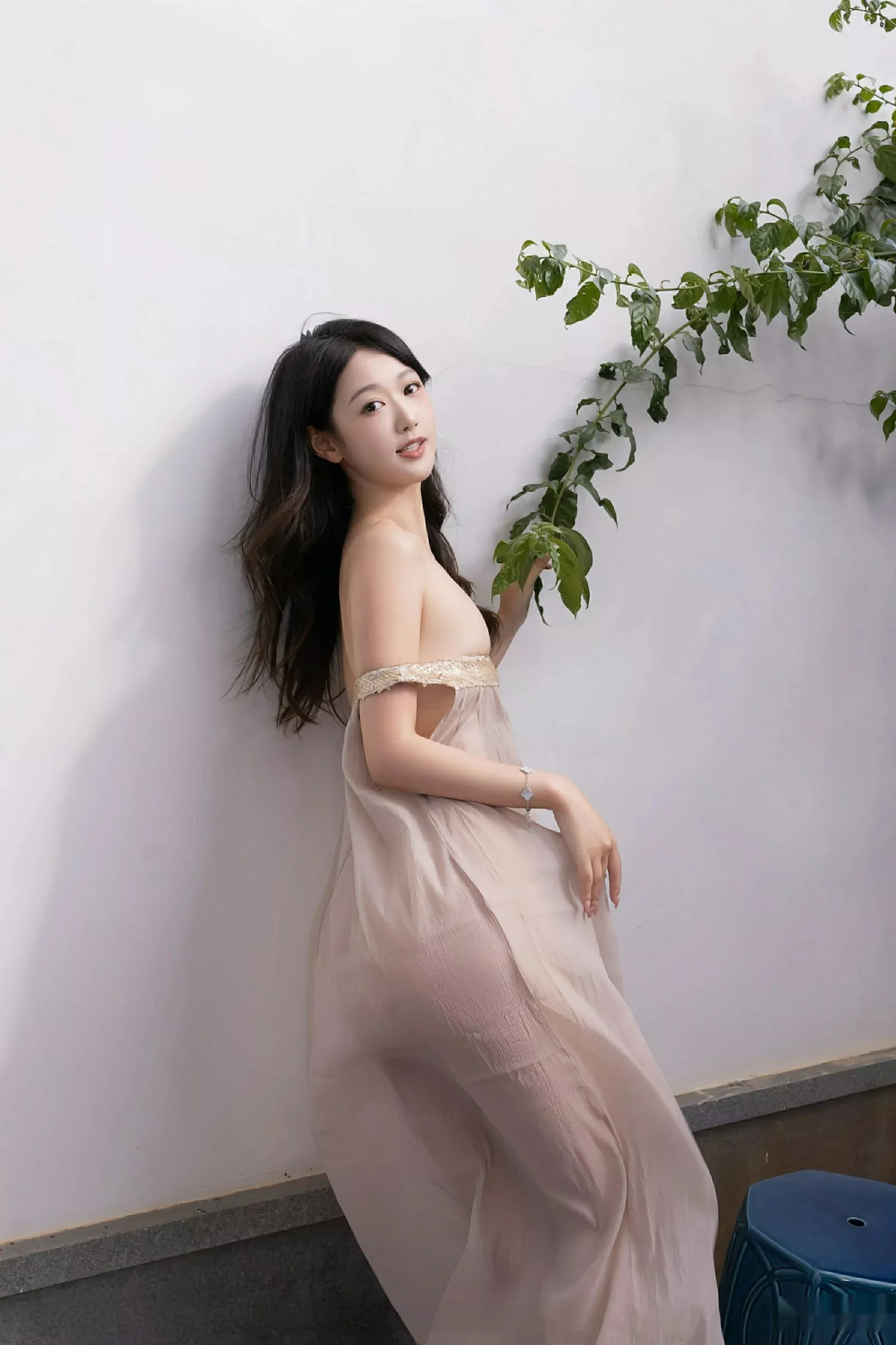 [XiuRen秀人网] 2025.08.04 No.10619 唐安琪 浅色薄纱 [81P] NO.10