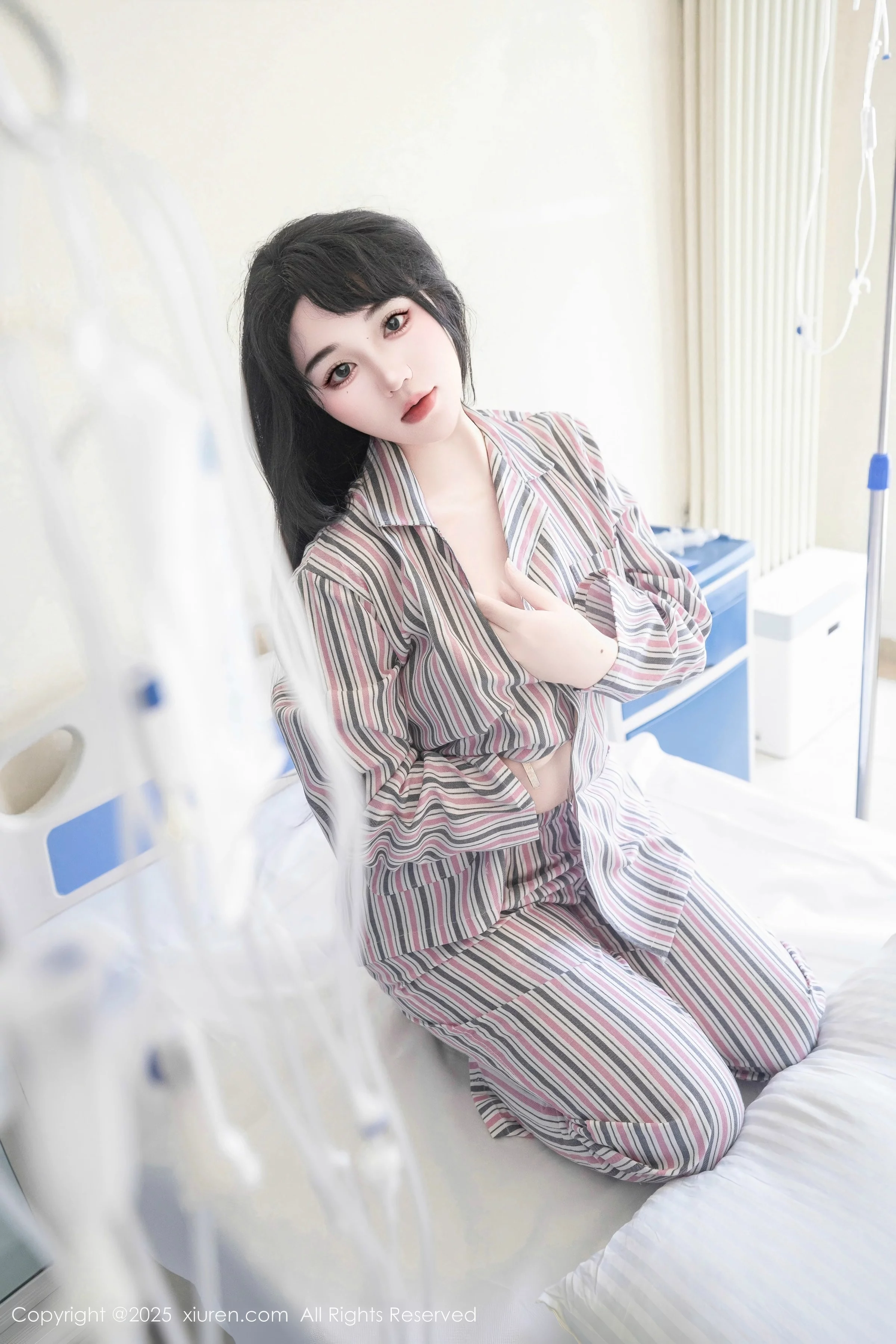 [XiuRen秀人网] 2025.08.14 No.10648 汐汐爱吃草莓 舌吐莲花 [80P] NO.10