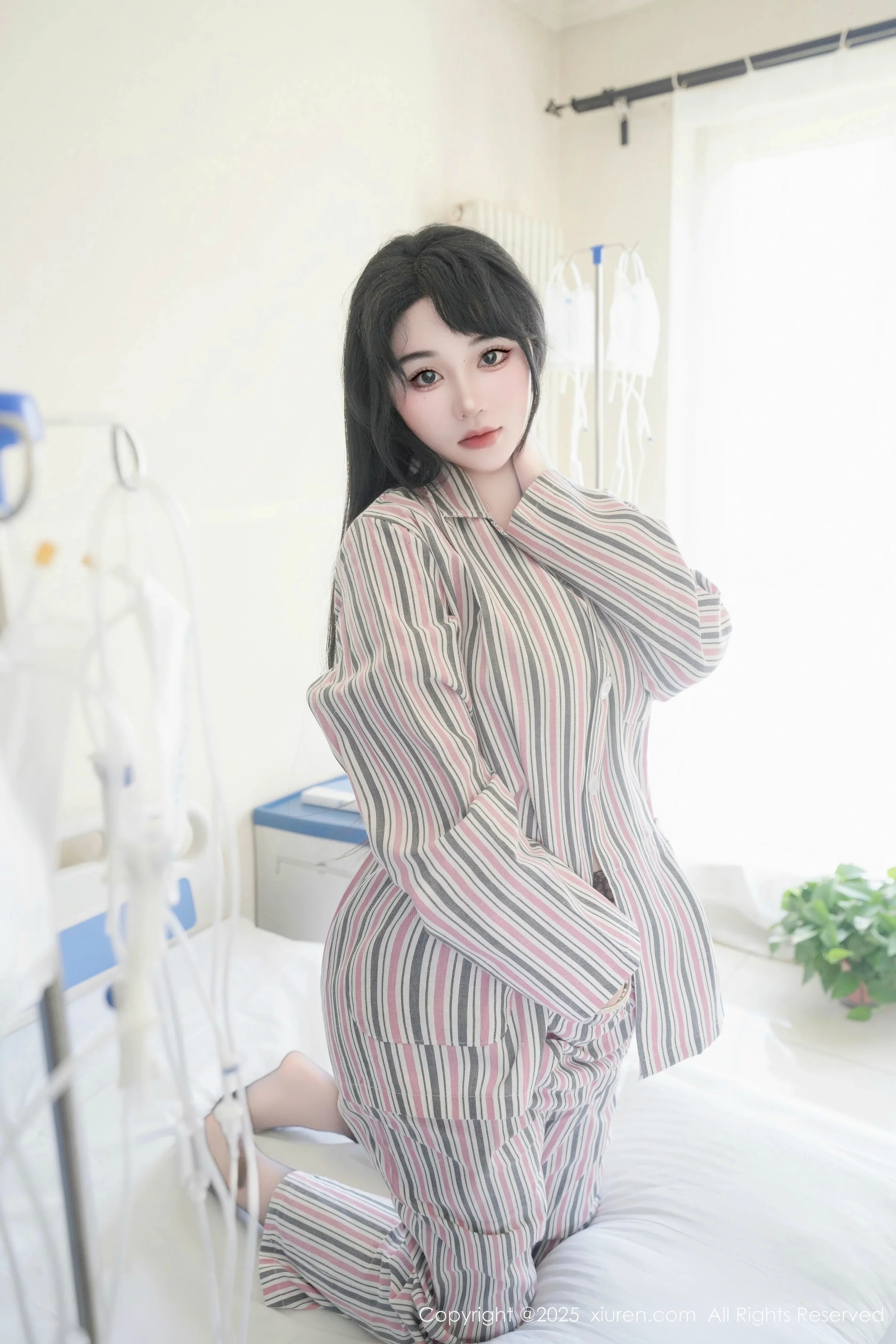 [XiuRen秀人网] 2025.08.14 No.10648 汐汐爱吃草莓 舌吐莲花 [80P] NO.11