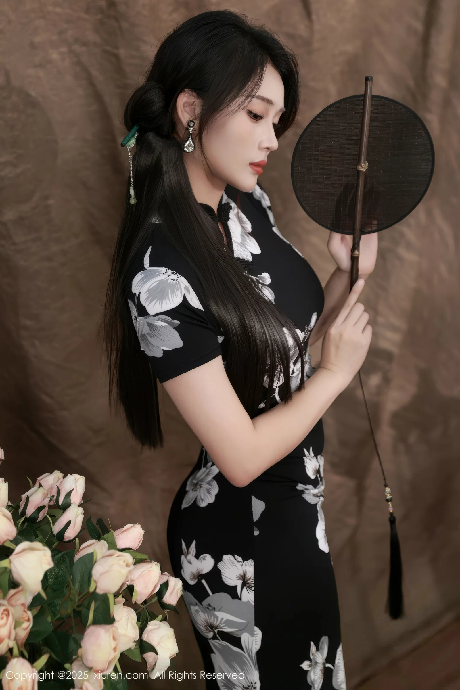 [XiuRen秀人网] 2025.08.15 No.10655 南乔 黑色旗袍 [72P] NO.10