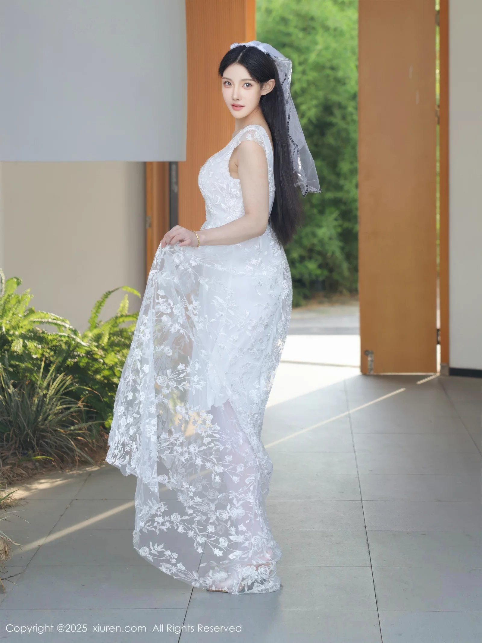 [XiuRen秀人网] 2025.08.18 No.10661 梨霜儿 白色婚纱 [82P] NO.1