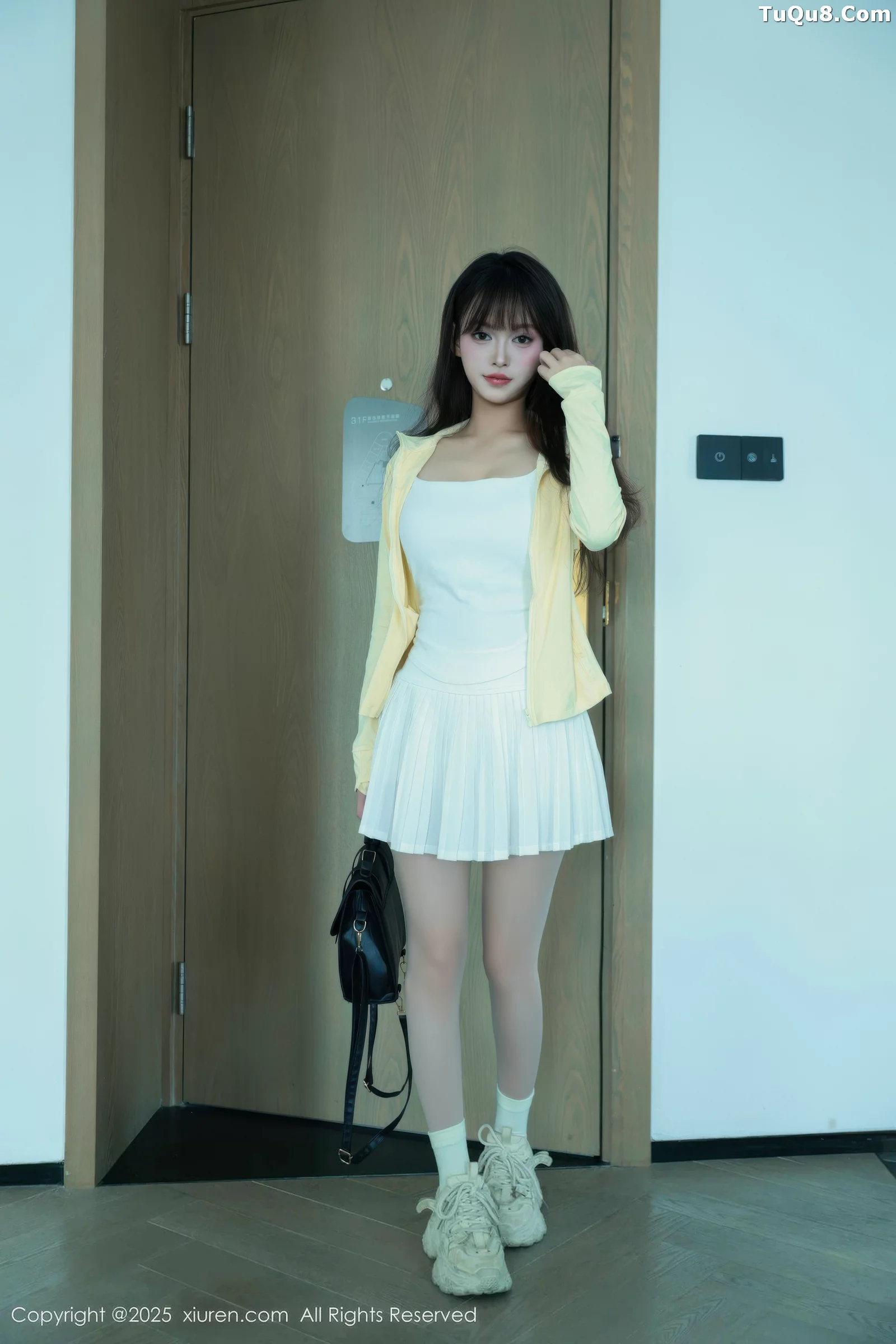 [XiuRen秀人网] 2025.08.28 No.10702 糯咪 白色短裙 [82P] NO.10