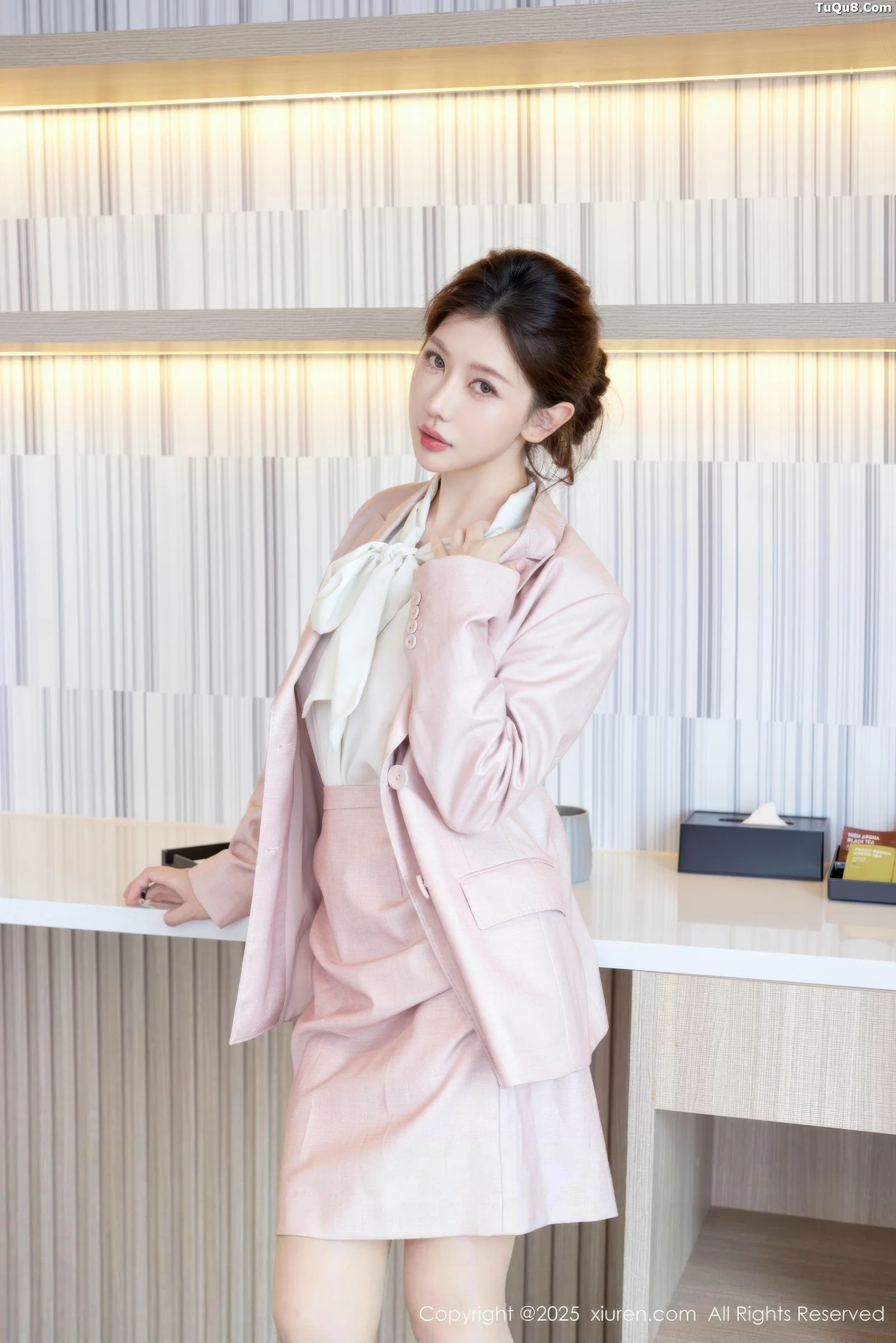[XiuRen秀人网] 2025.09.04 No.10728 尹甜甜 粉色制服 [69P] NO.4