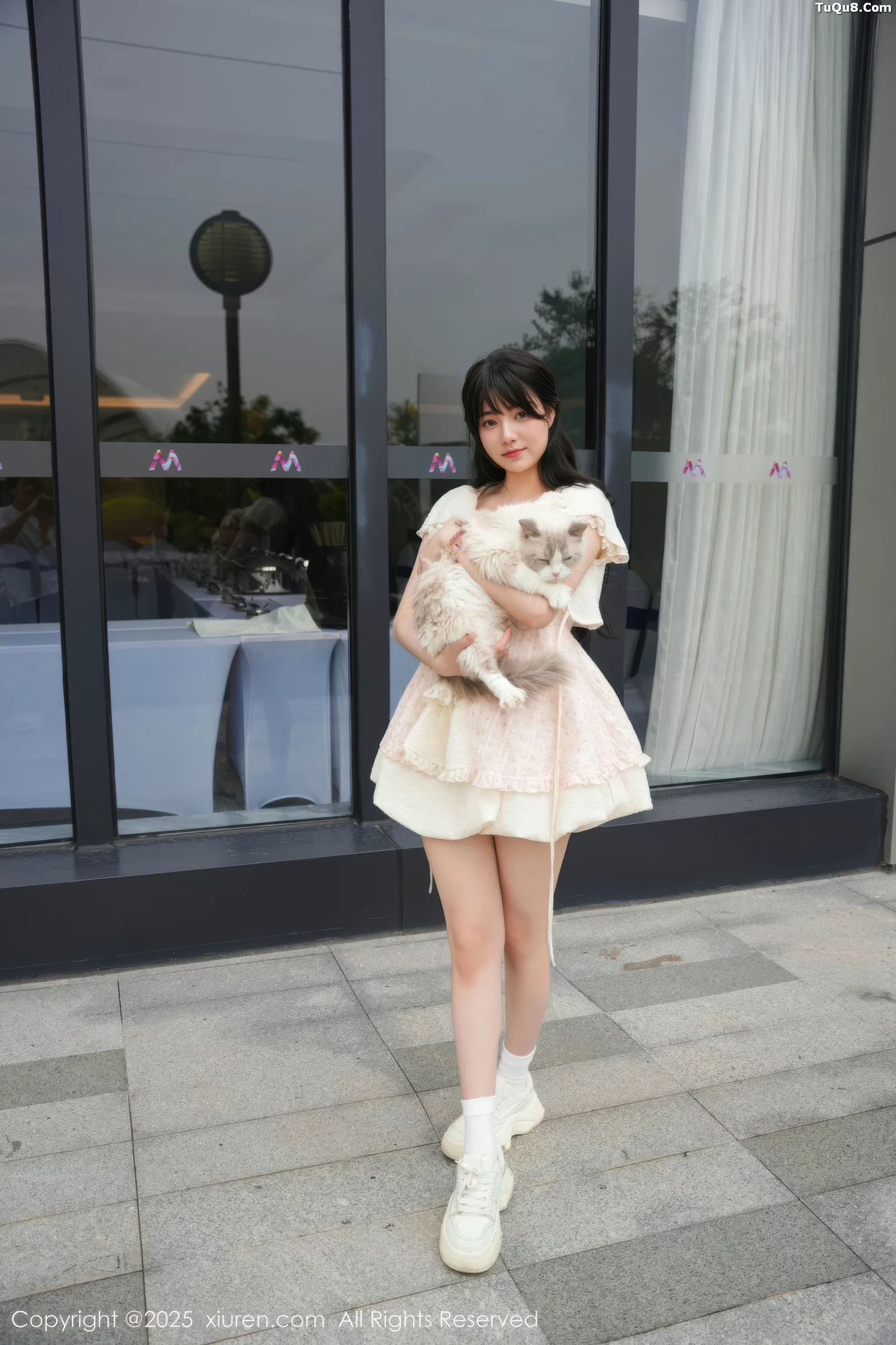 [XiuRen秀人网] 2025.09.05 No.10734 软情 浅色连衣短裙 [75P] NO.10