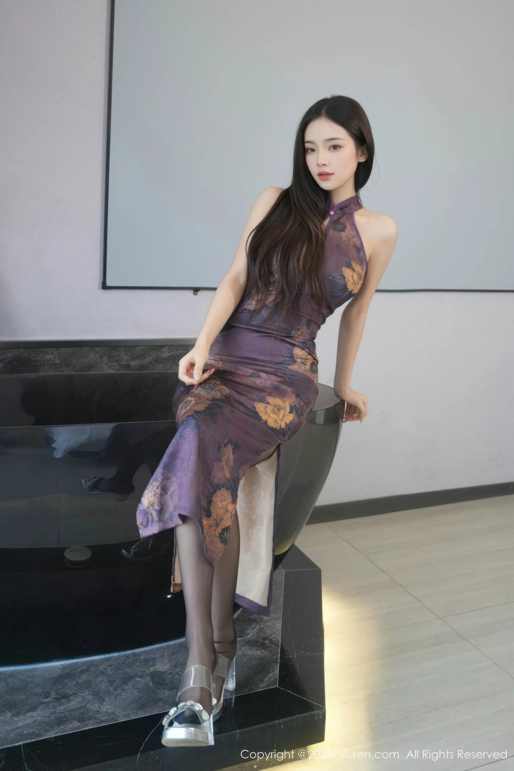 [XiuRen秀人网] 2025.09.16 No.10771 小奶娇 紫色旗袍 [73P] NO.8